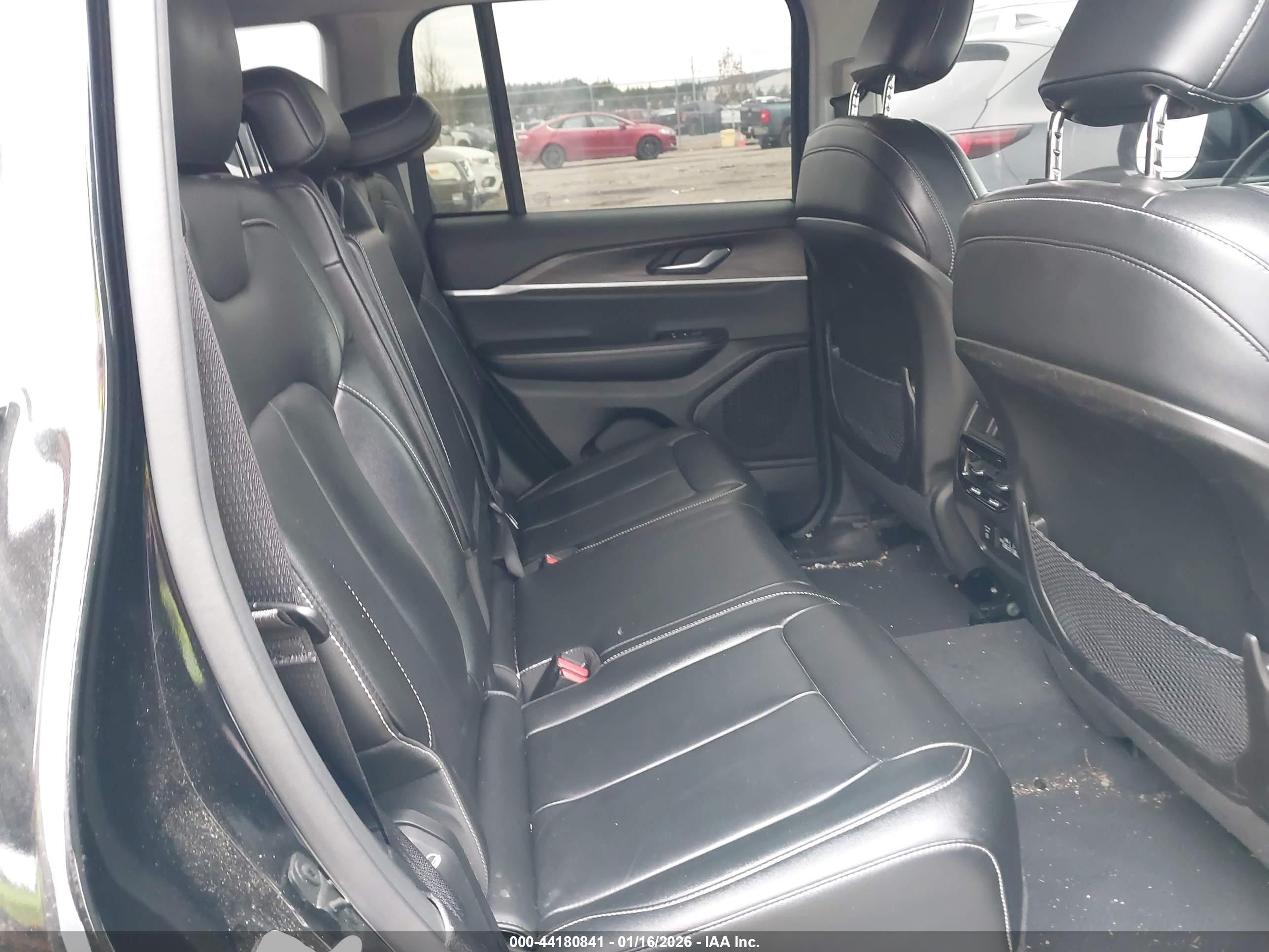 JEEP GRAND image 8