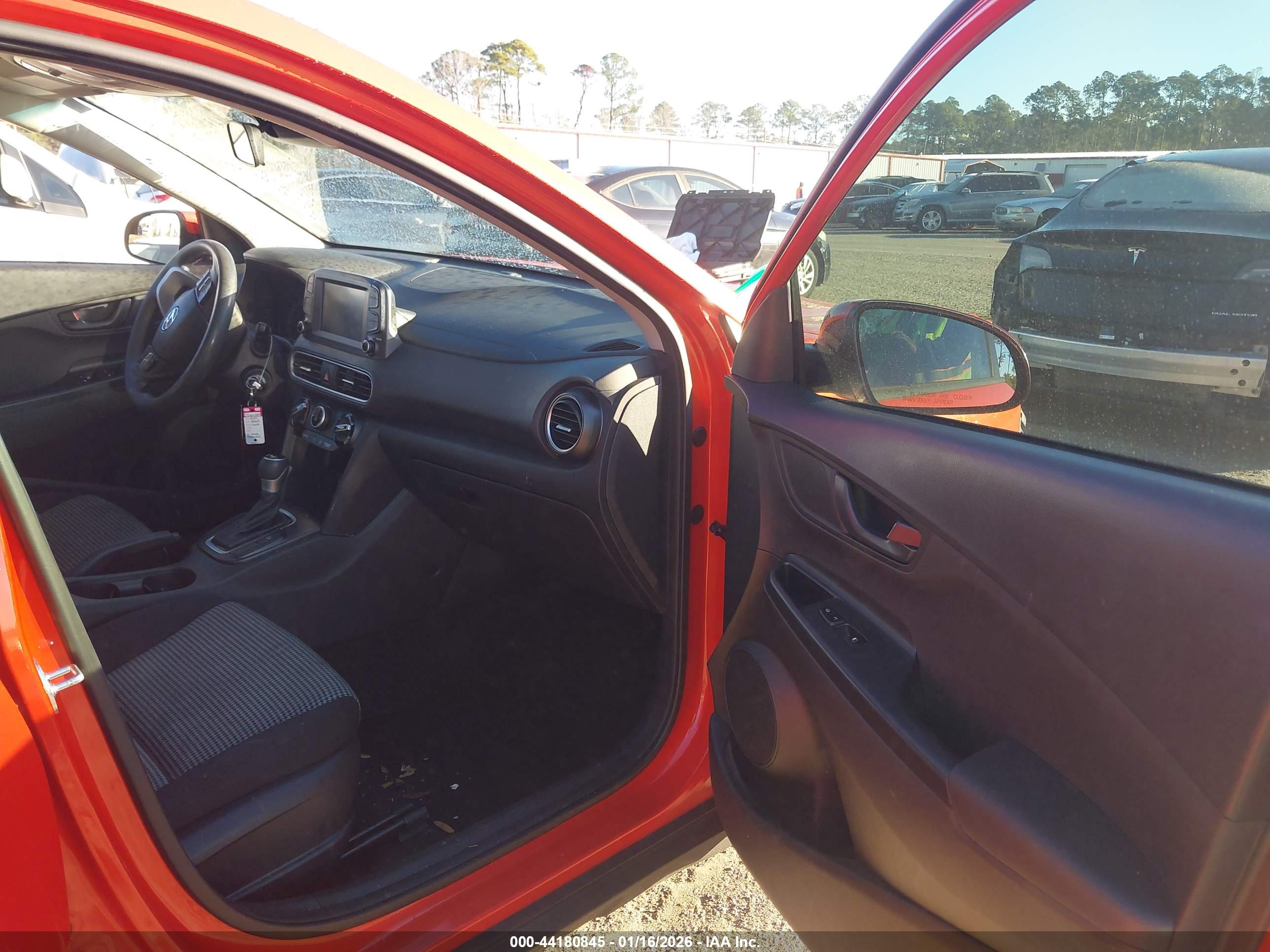 HYUNDAI KONA image 5