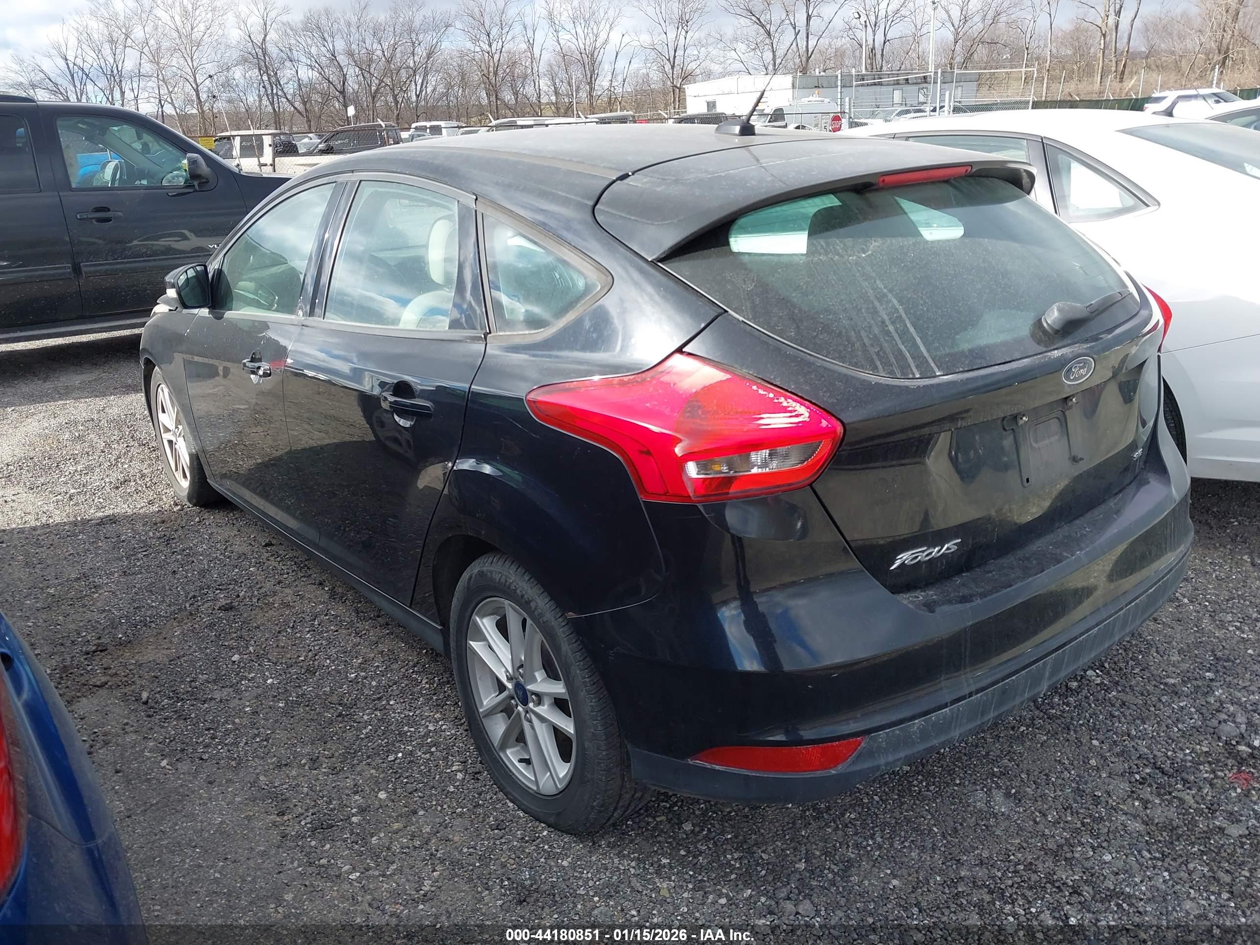 FORD FOCUS image 3