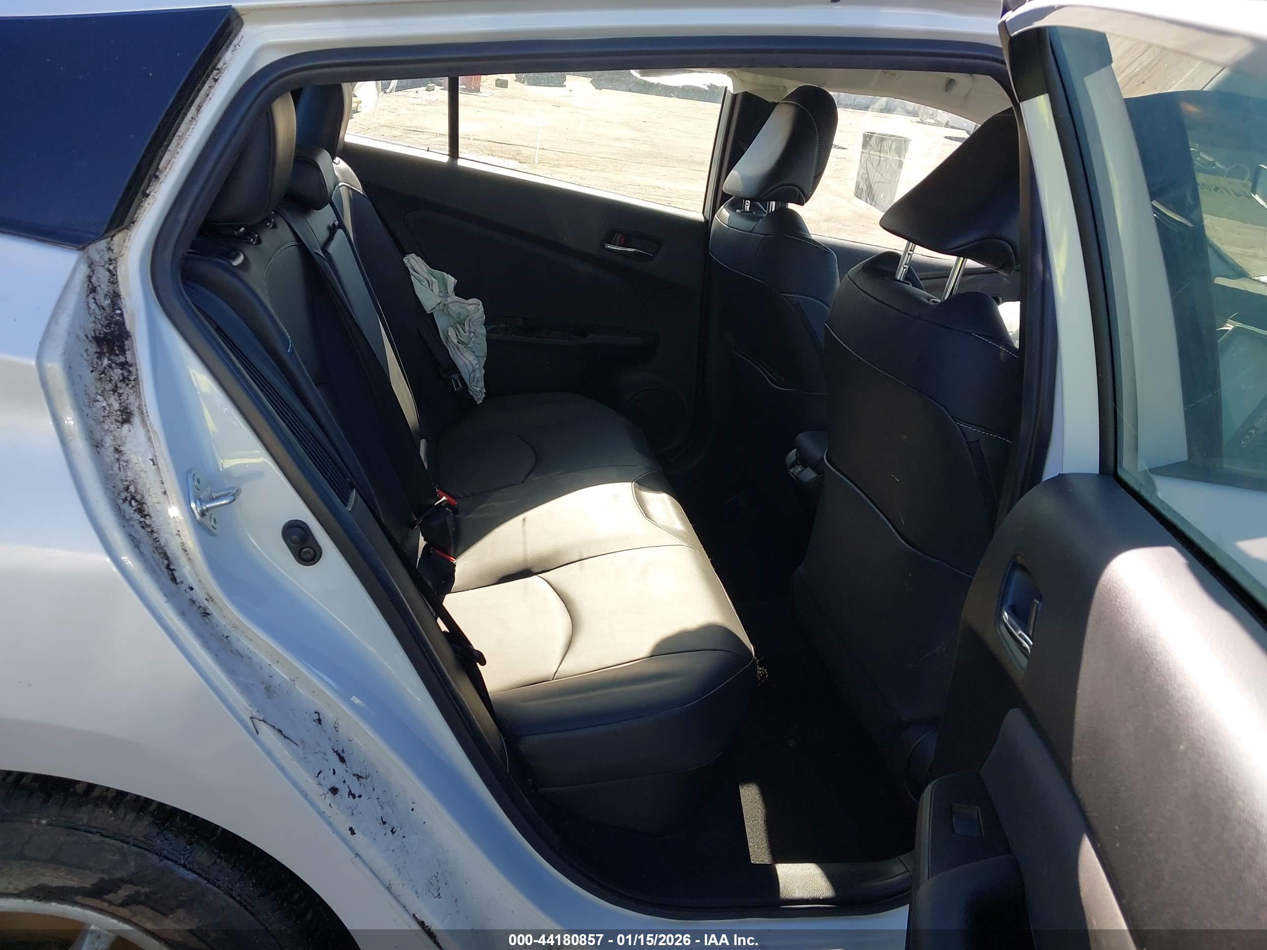 TOYOTA PRIUS image 8