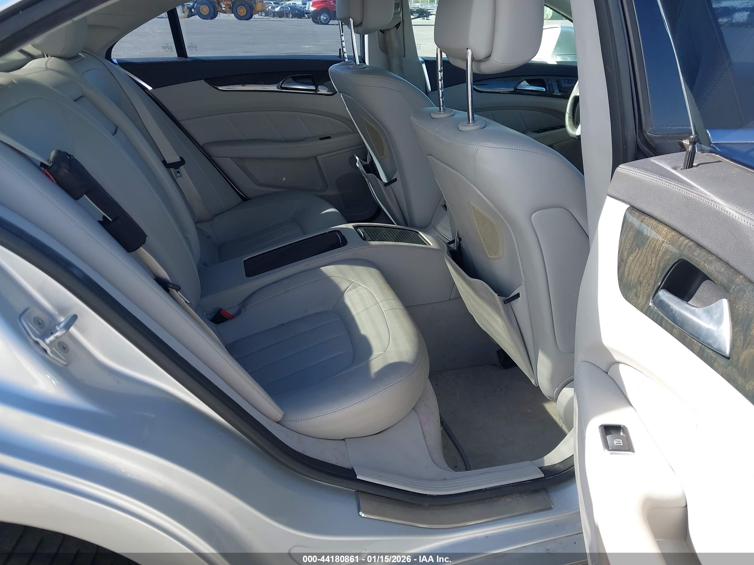 MERCEDES-BENZ CLS image 8