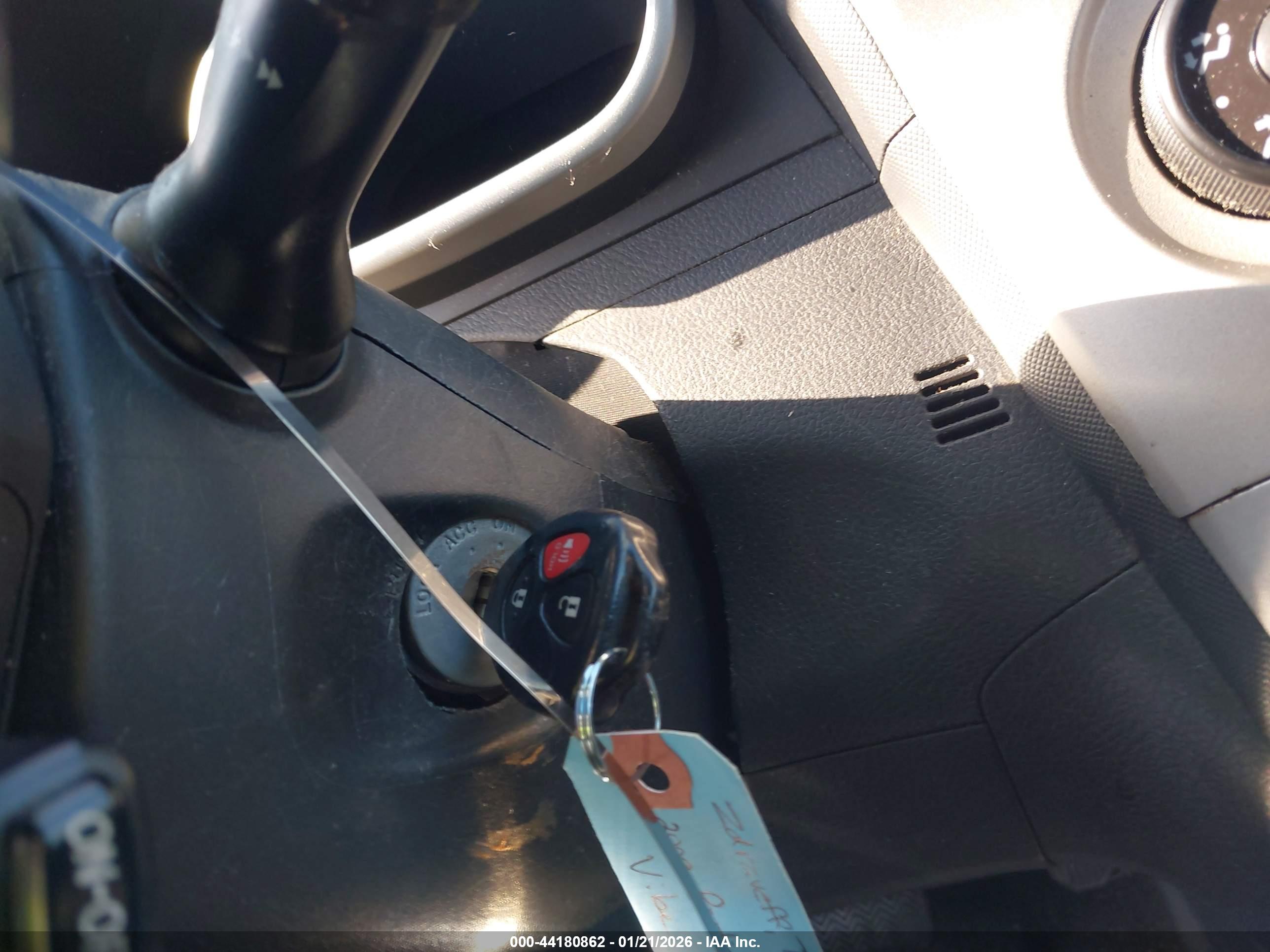 PONTIAC VIBE image 11