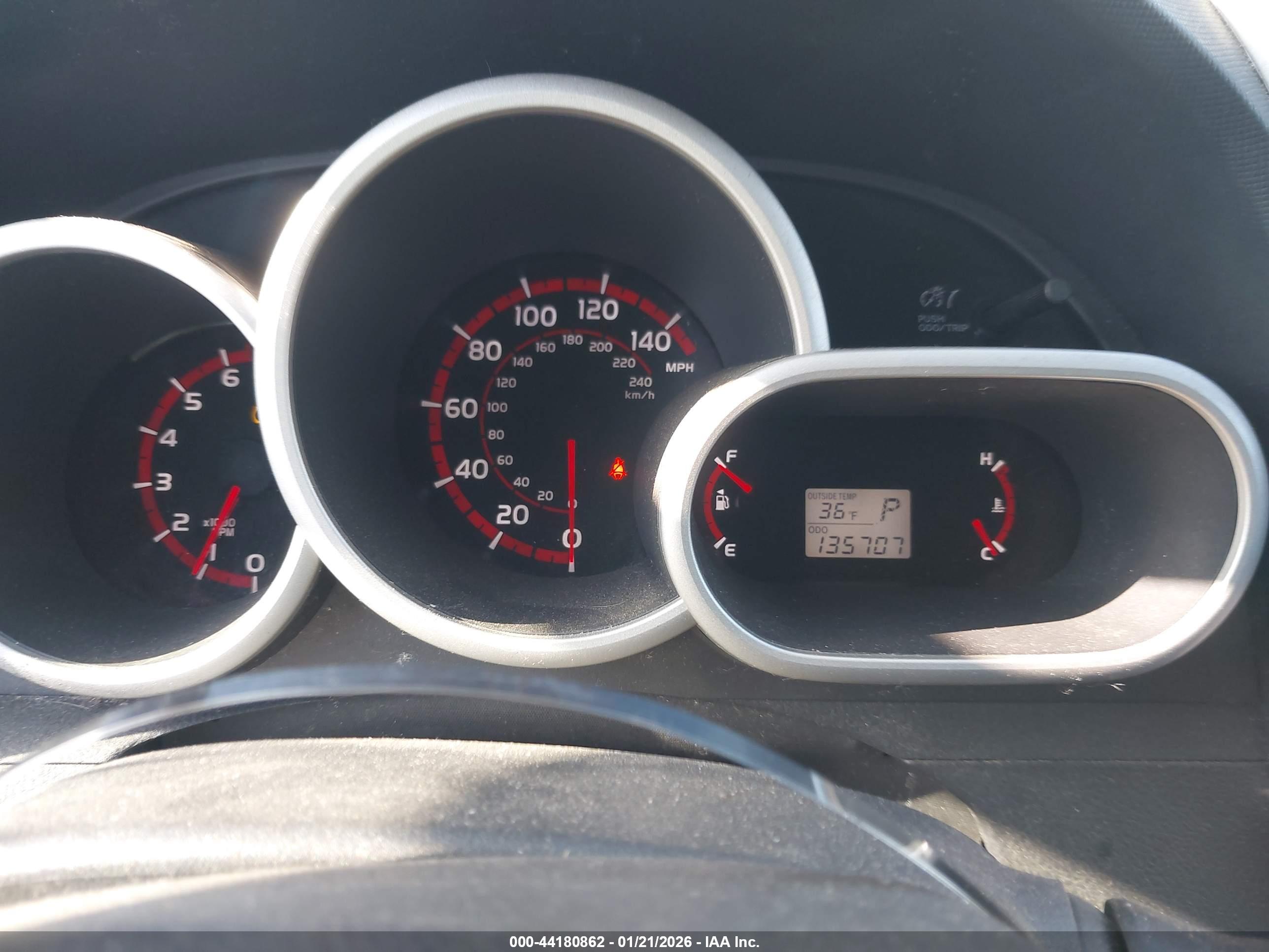 PONTIAC VIBE image 7