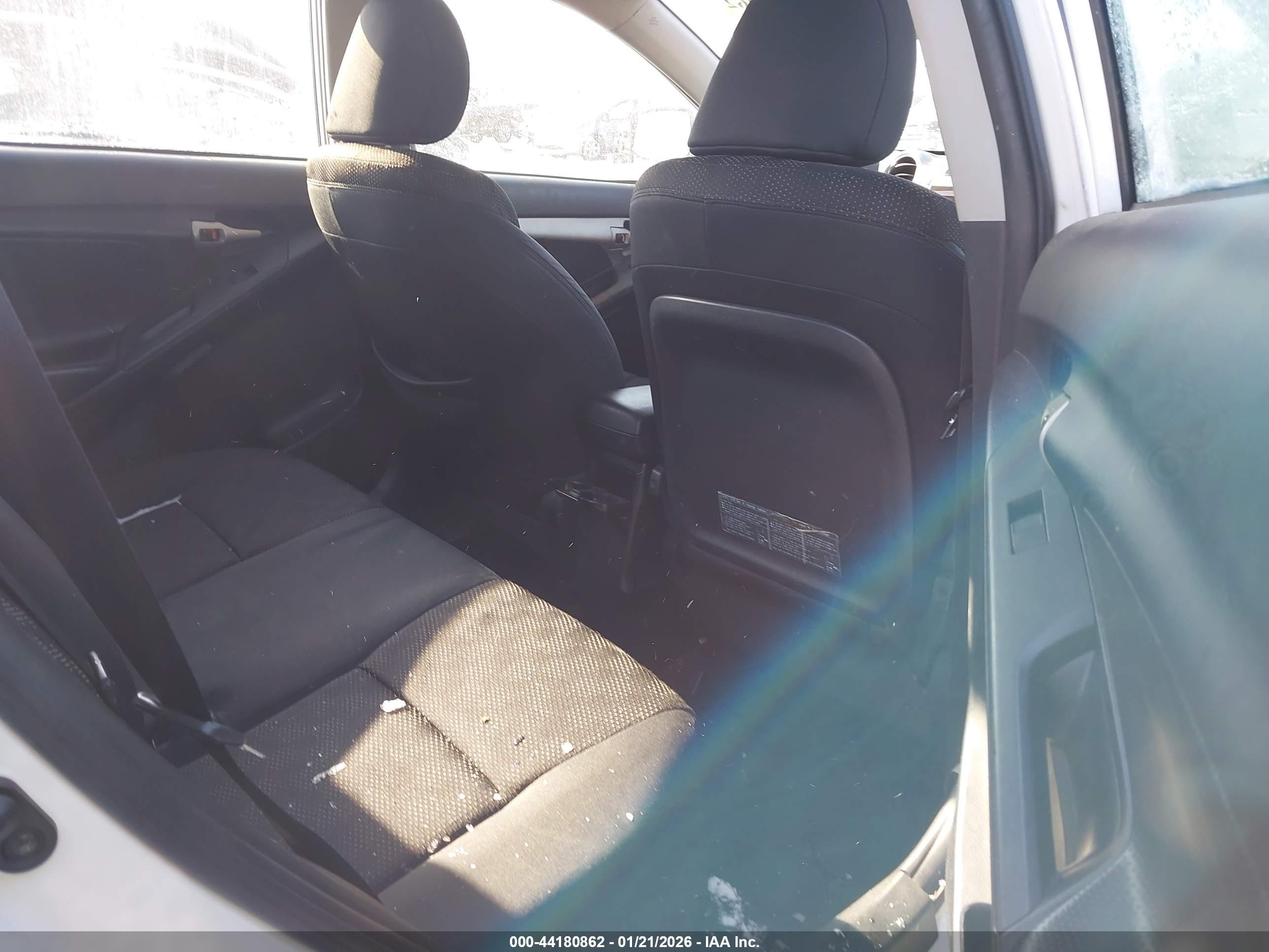 PONTIAC VIBE image 8