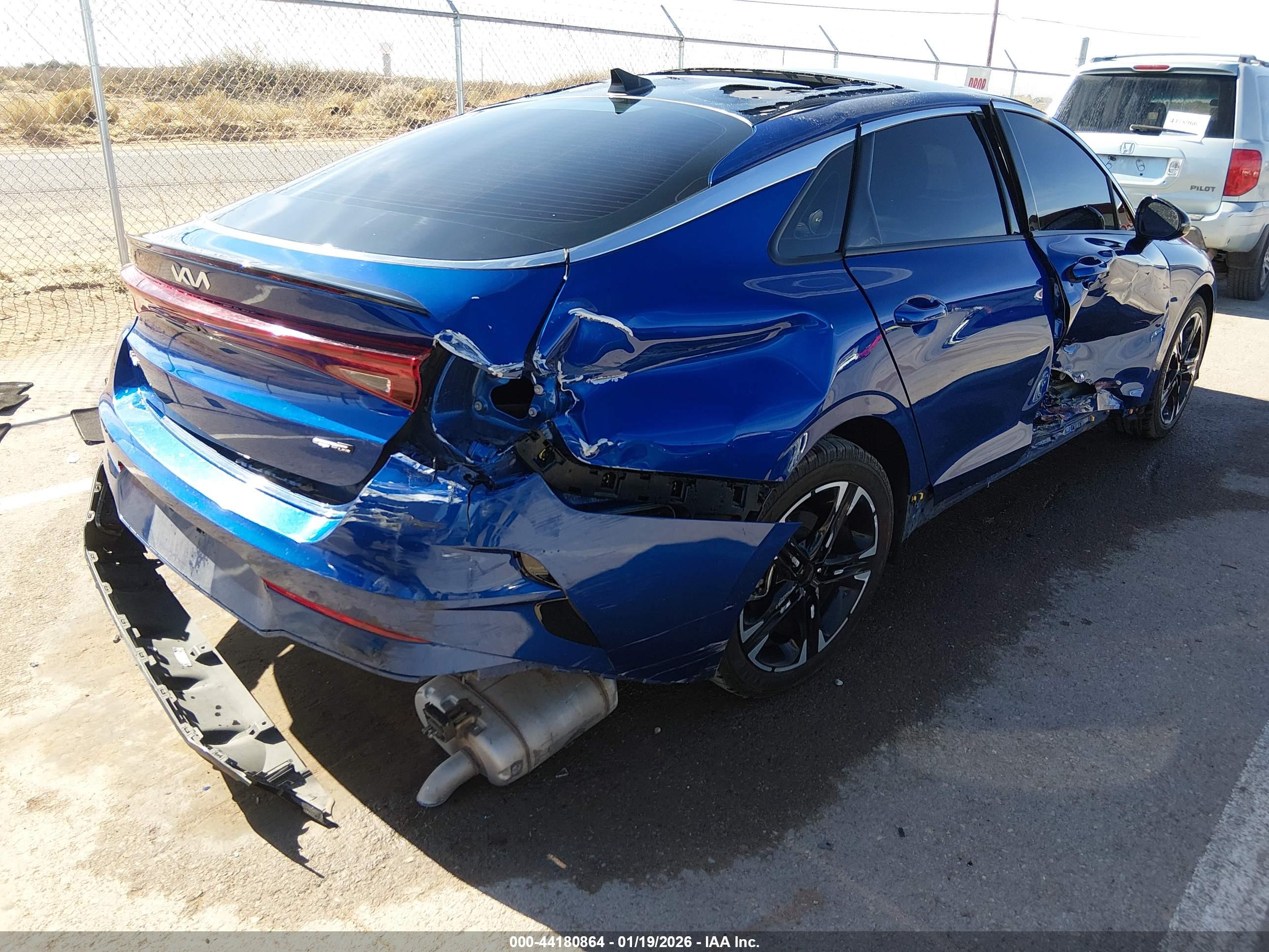 KIA K5 image 4