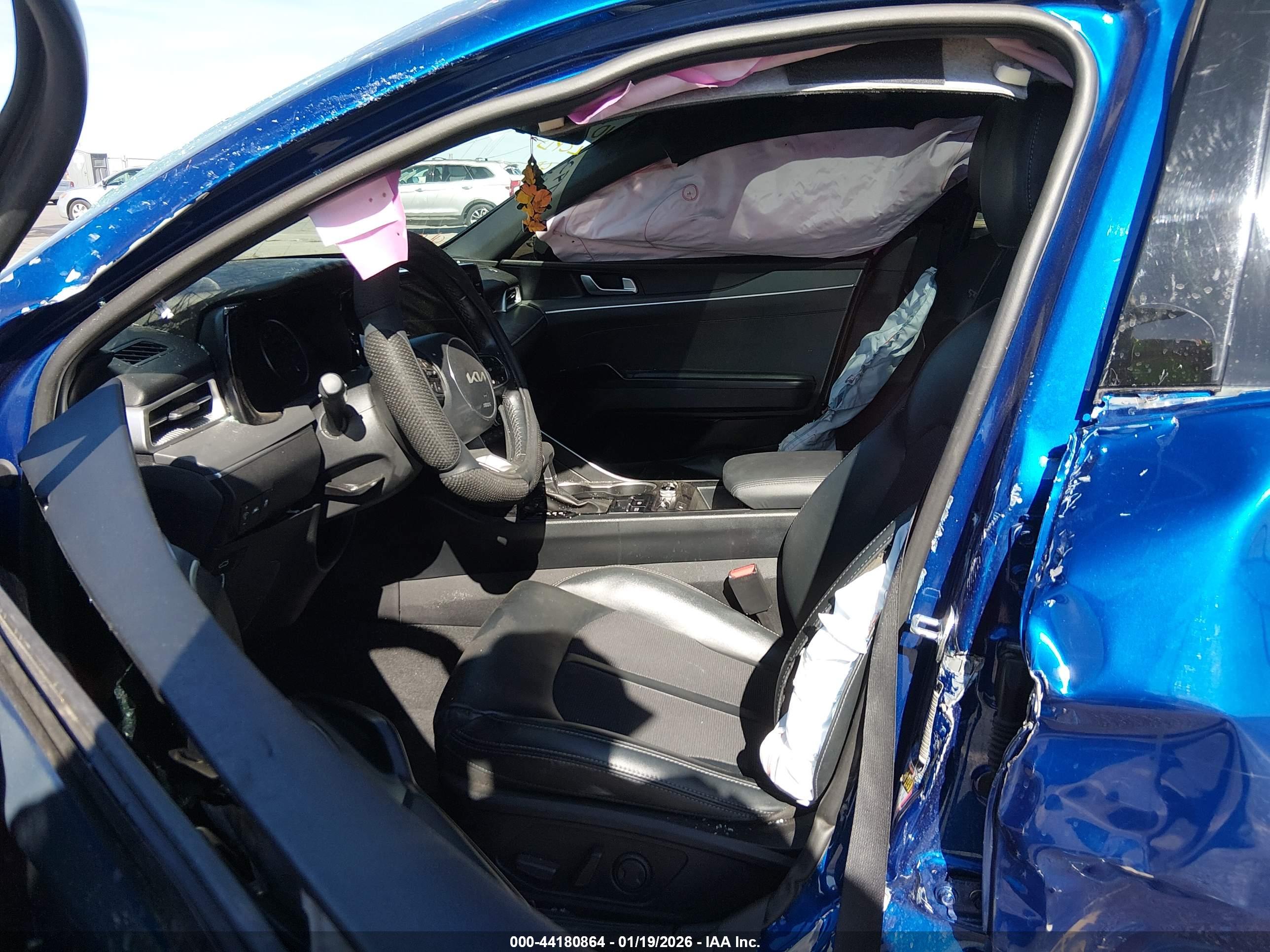 KIA K5 image 5