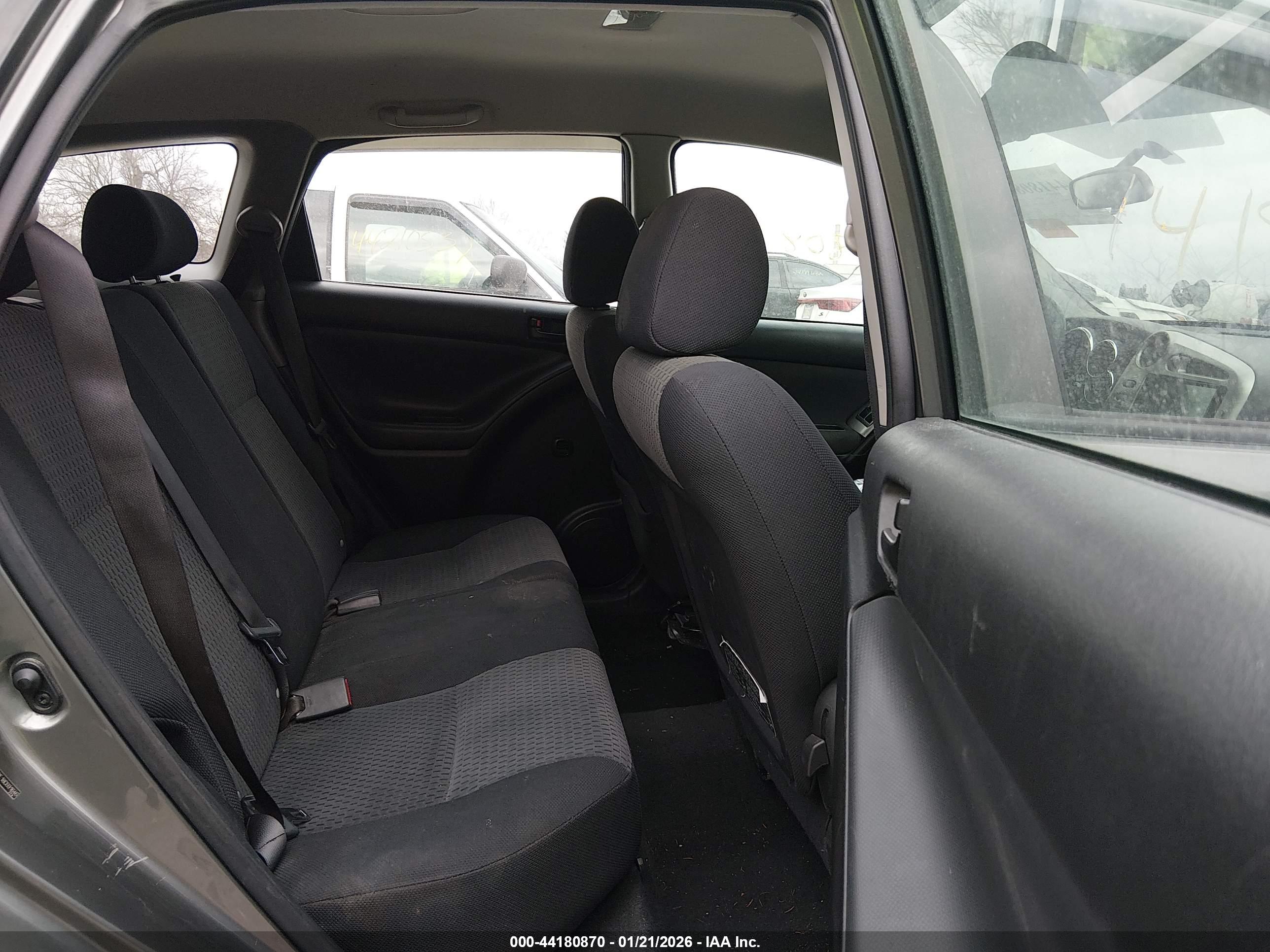 TOYOTA MATRIX image 8