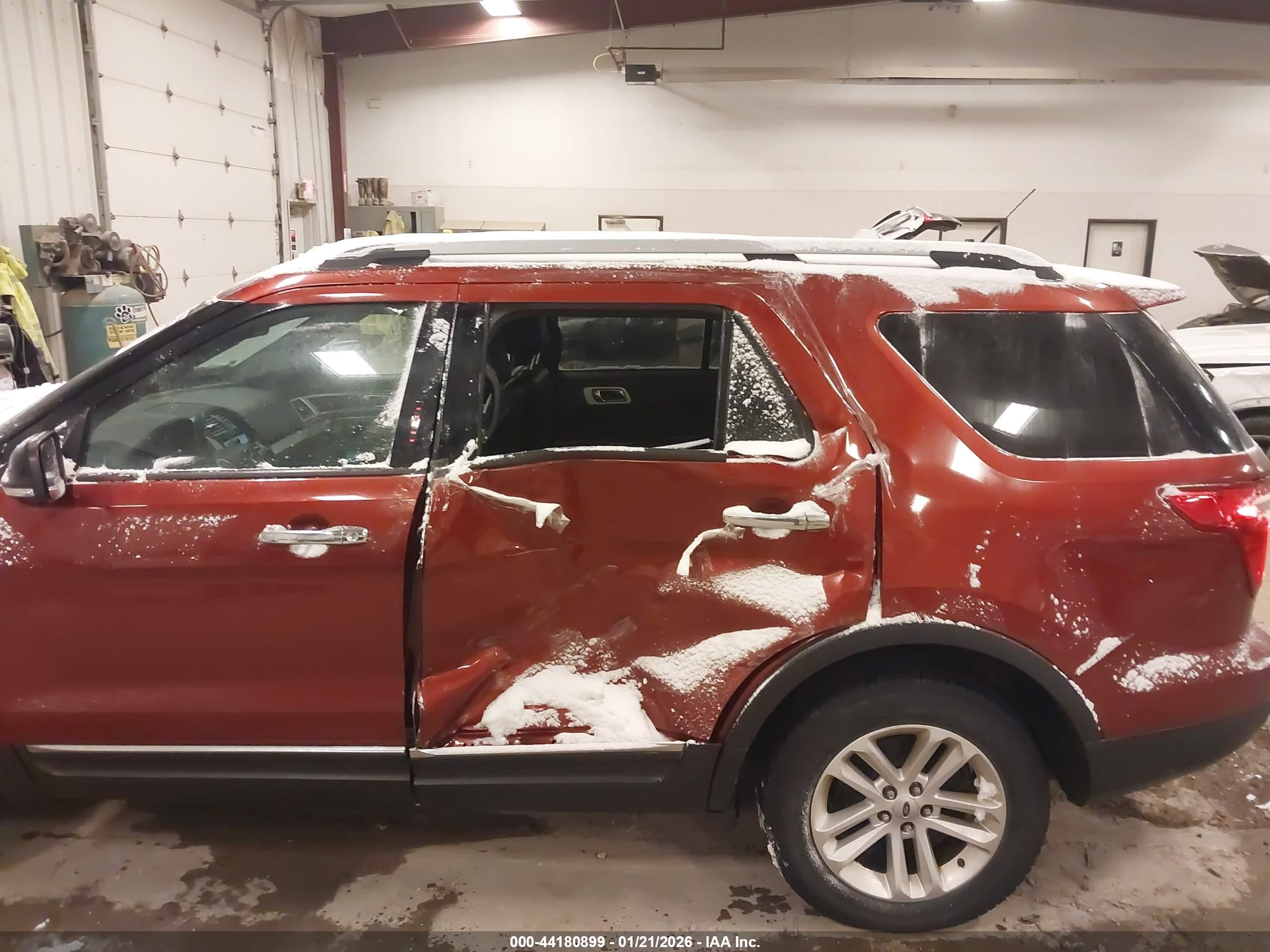 FORD EXPLORER image 6