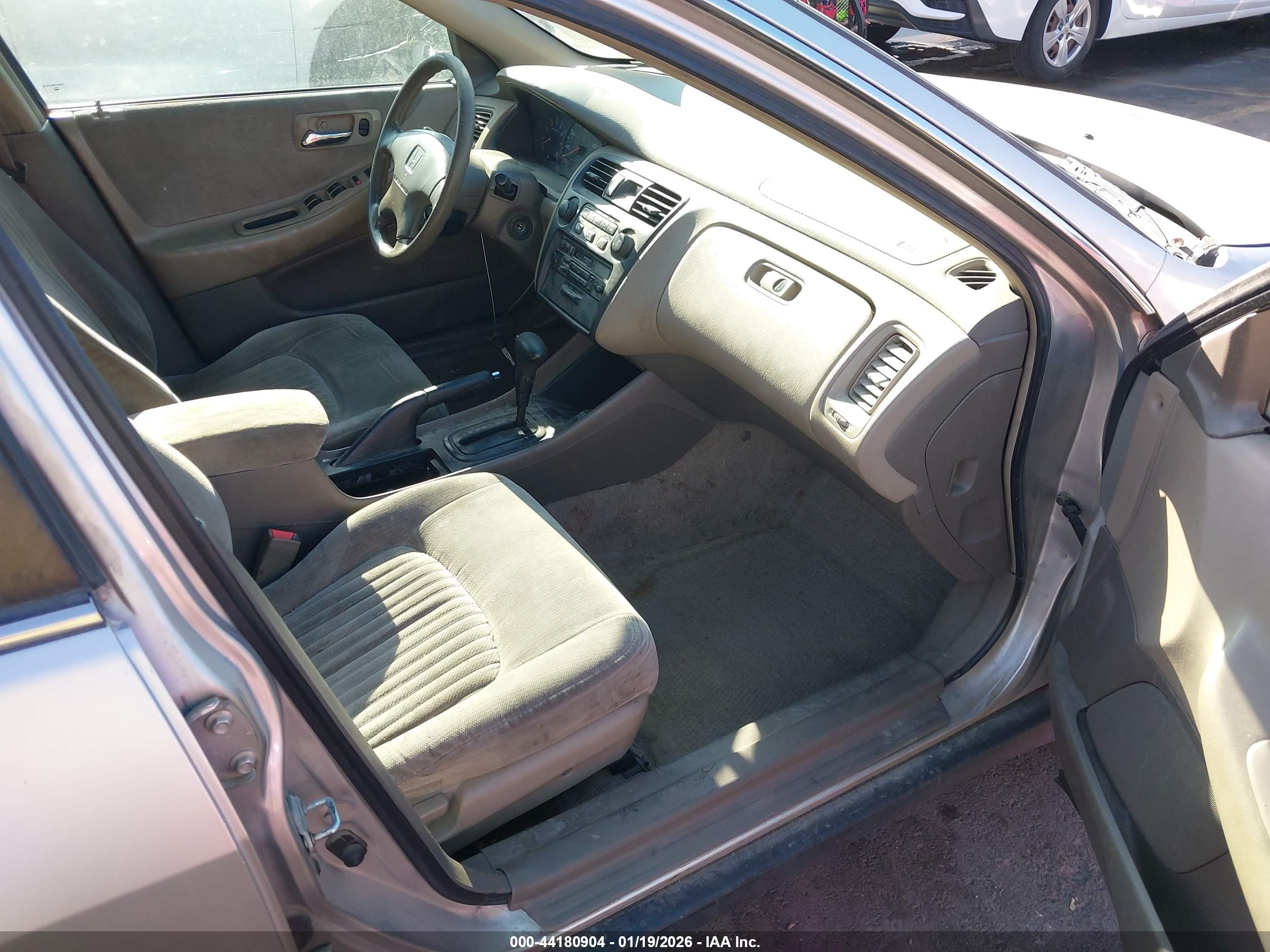 HONDA ACCORD image 5