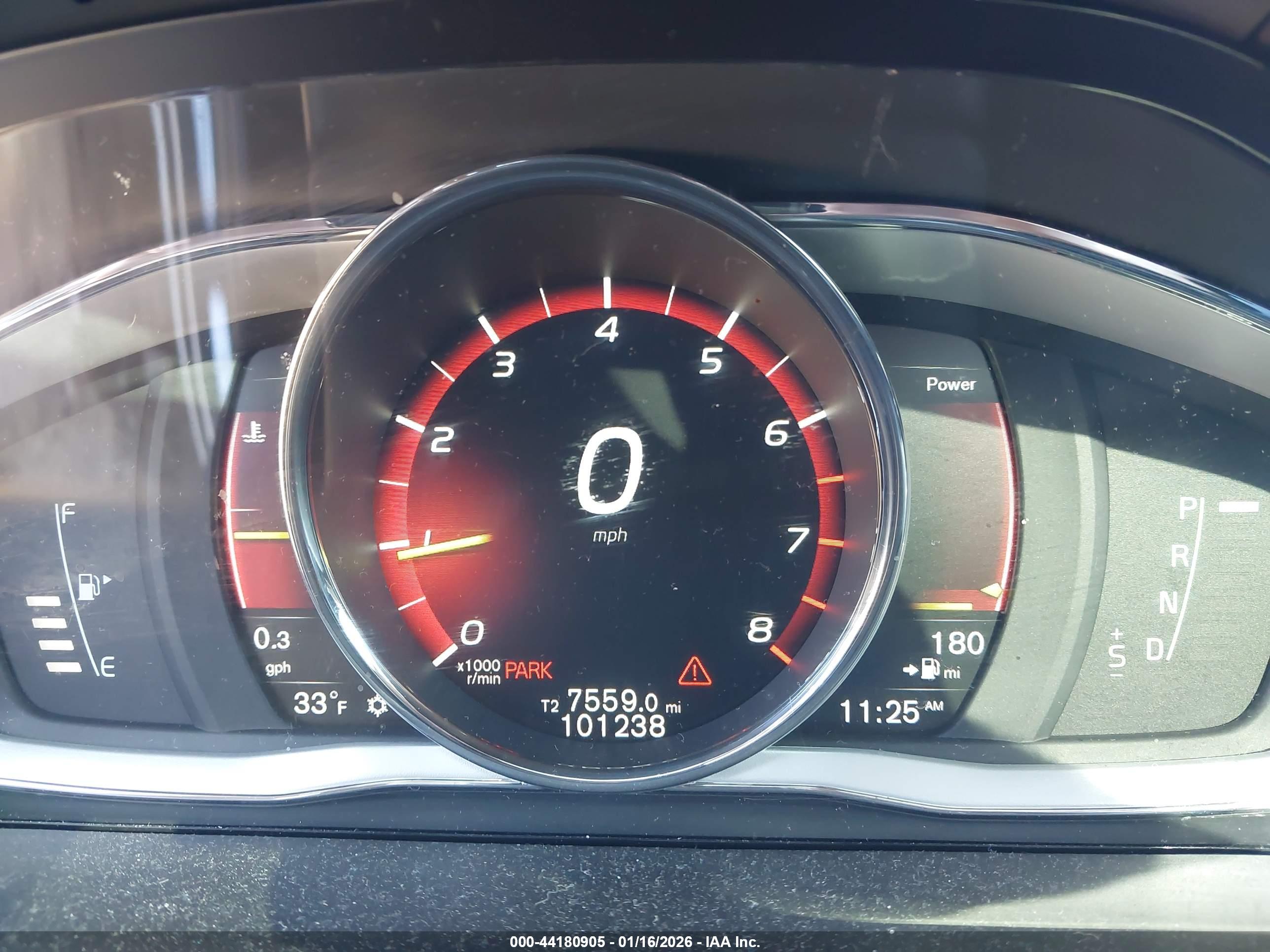 VOLVO XC60 image 7