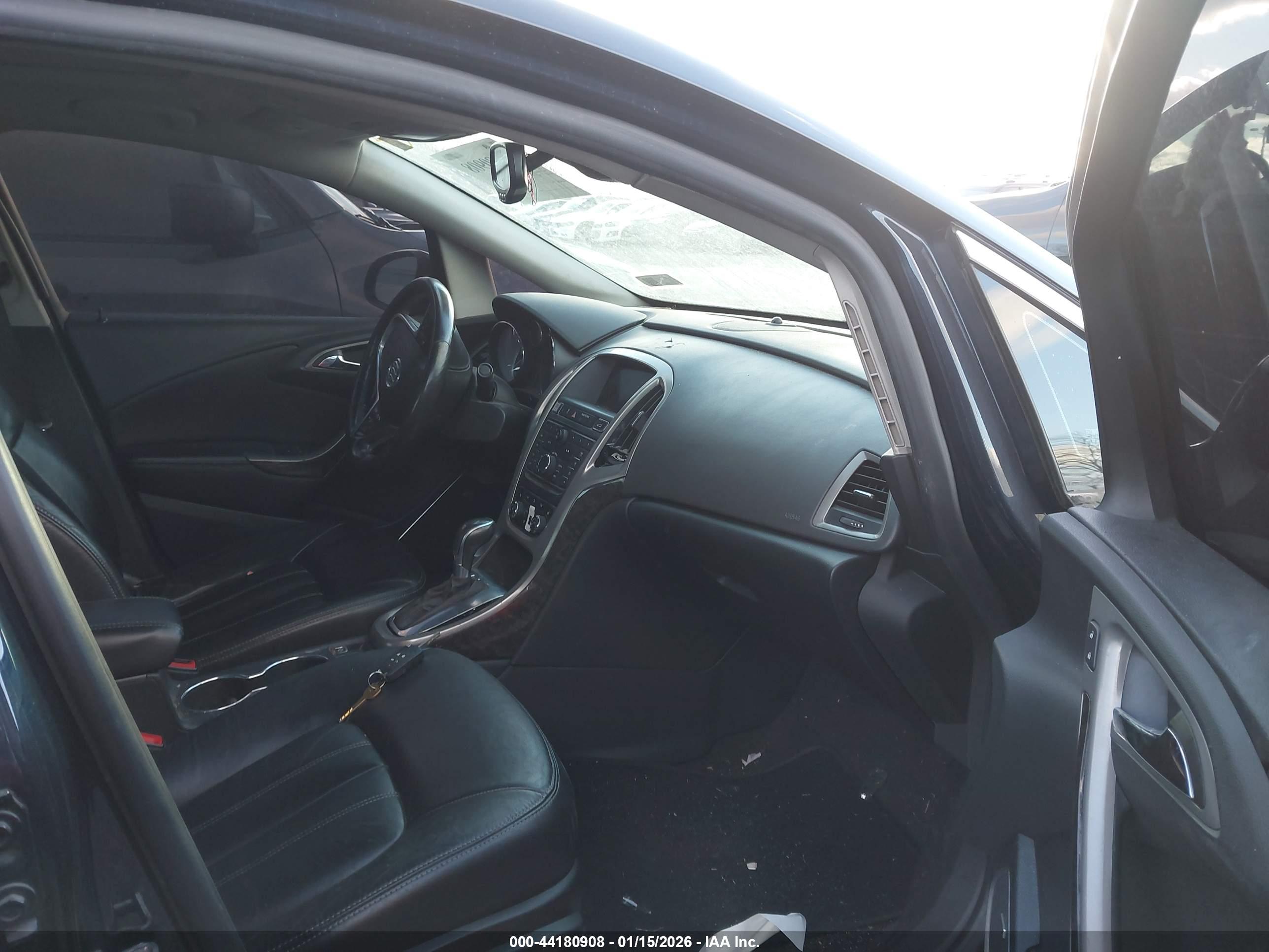 BUICK VERANO image 5