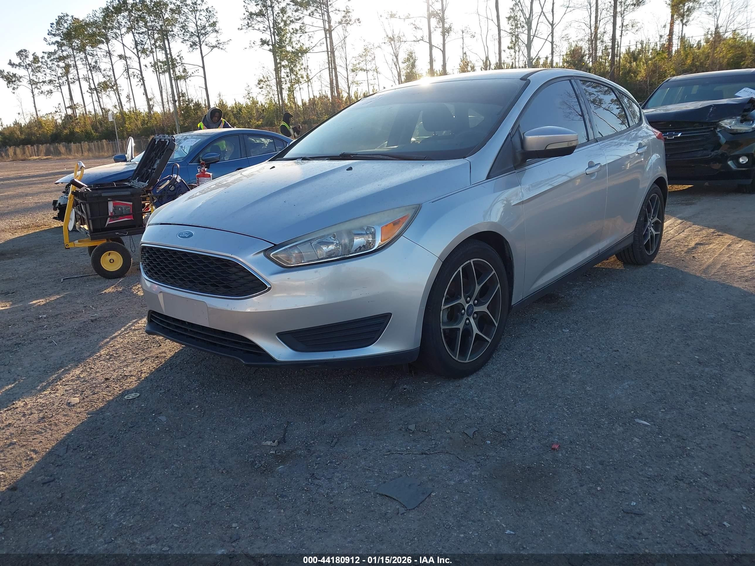 FORD FOCUS image 2