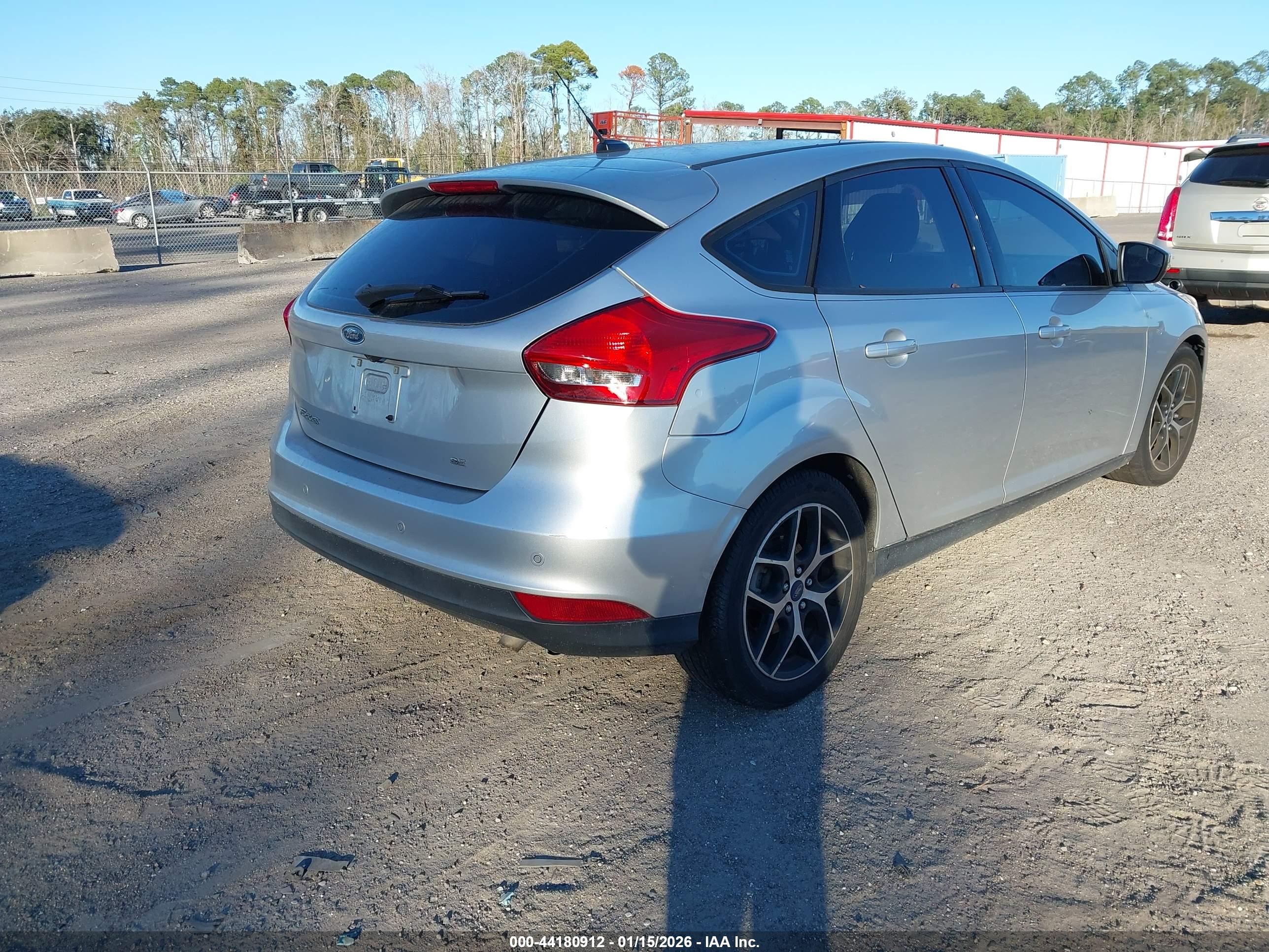 FORD FOCUS image 4