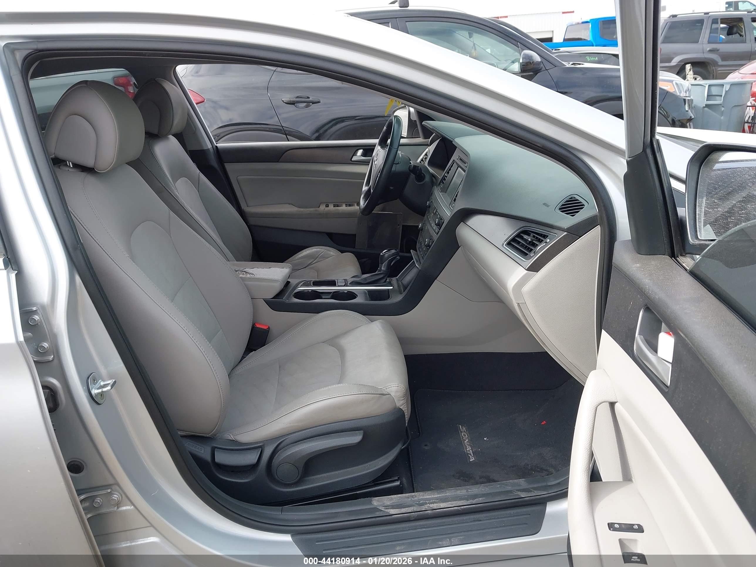HYUNDAI SONATA image 5