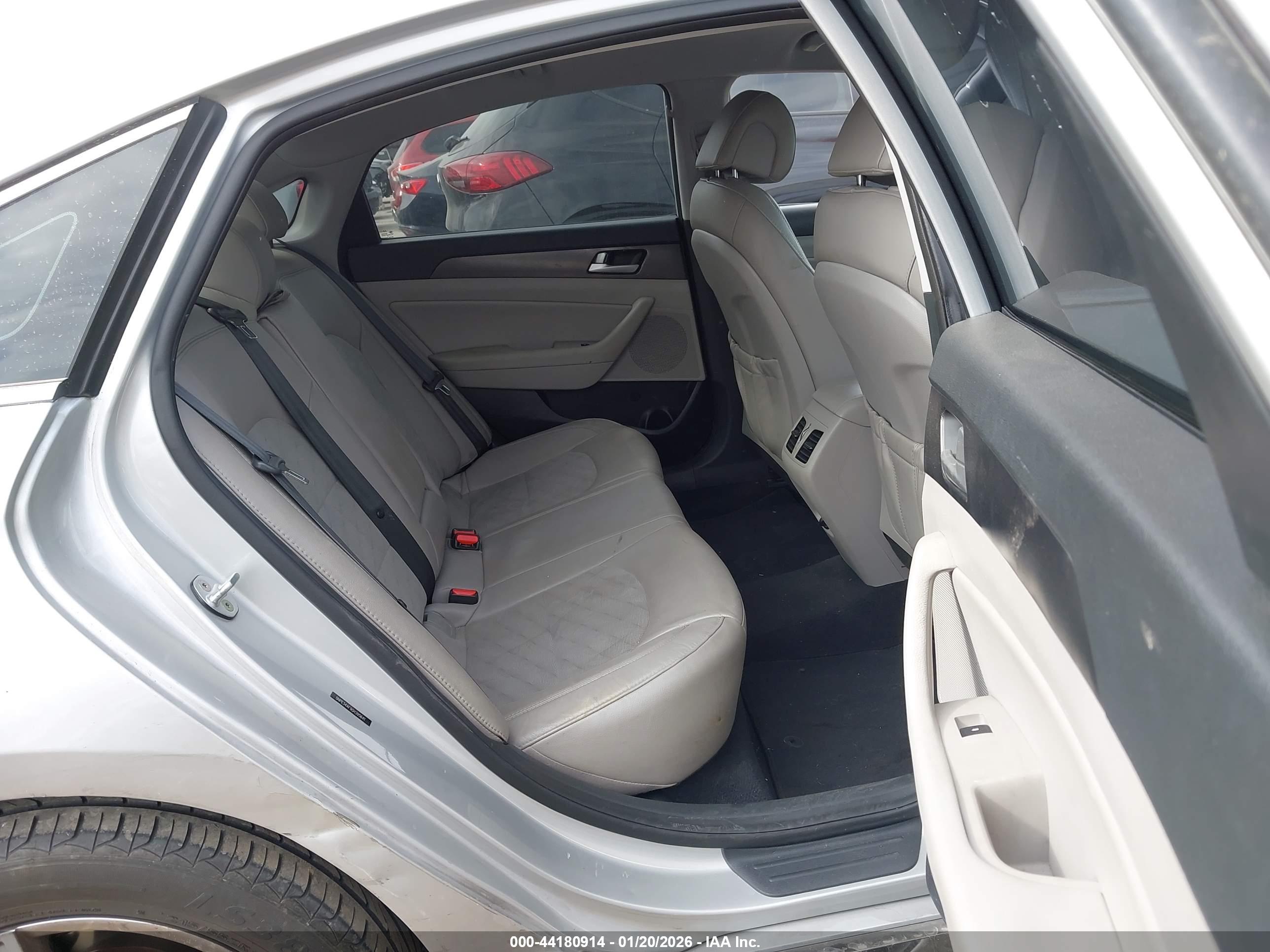 HYUNDAI SONATA image 8