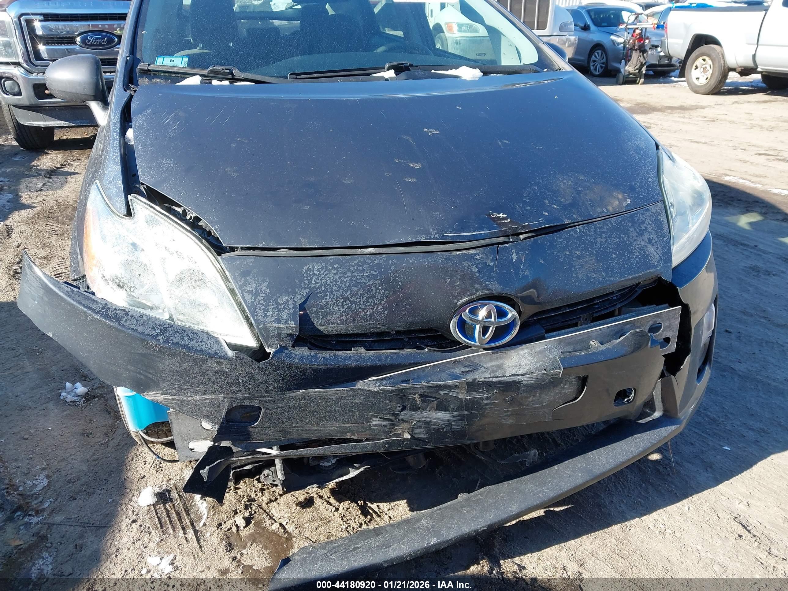 TOYOTA PRIUS image 6