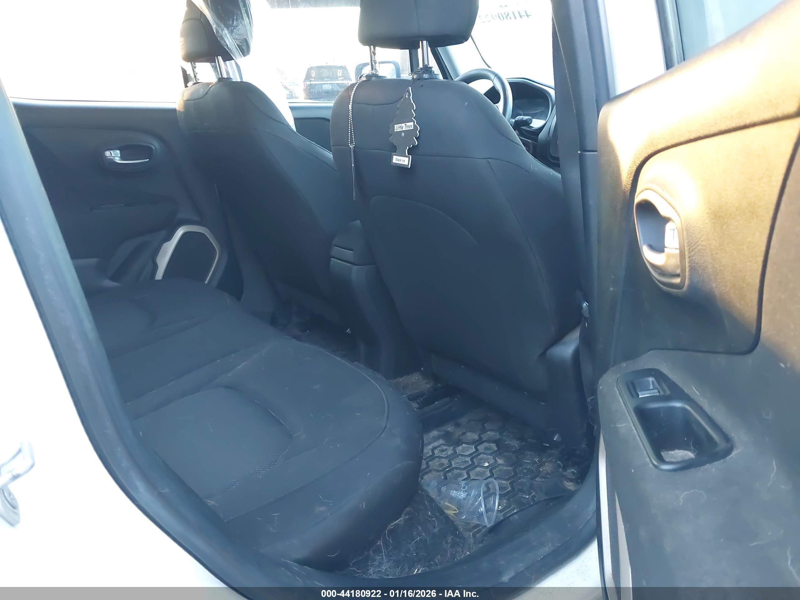 JEEP RENEGADE image 8