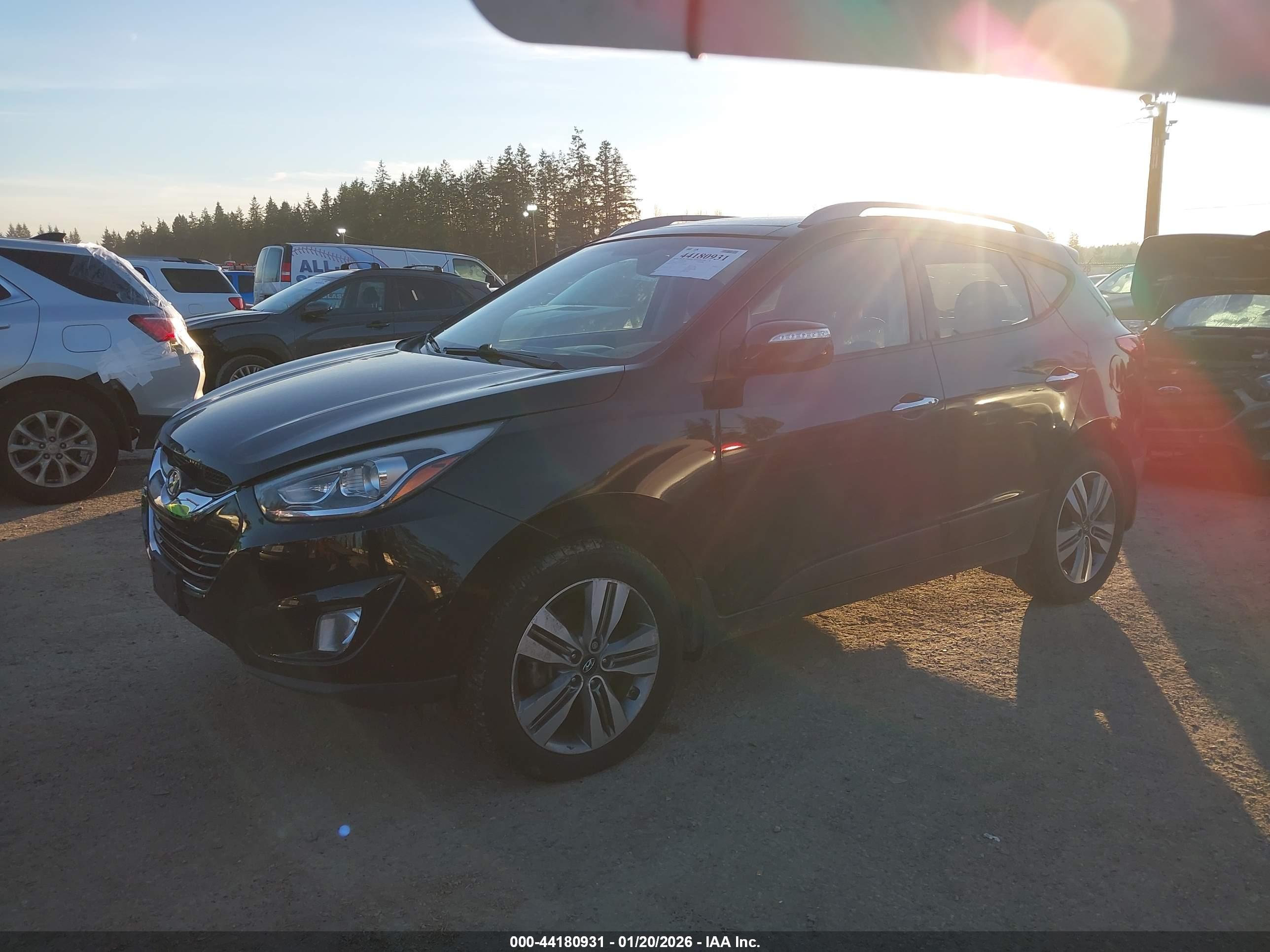 HYUNDAI TUCSON image 2