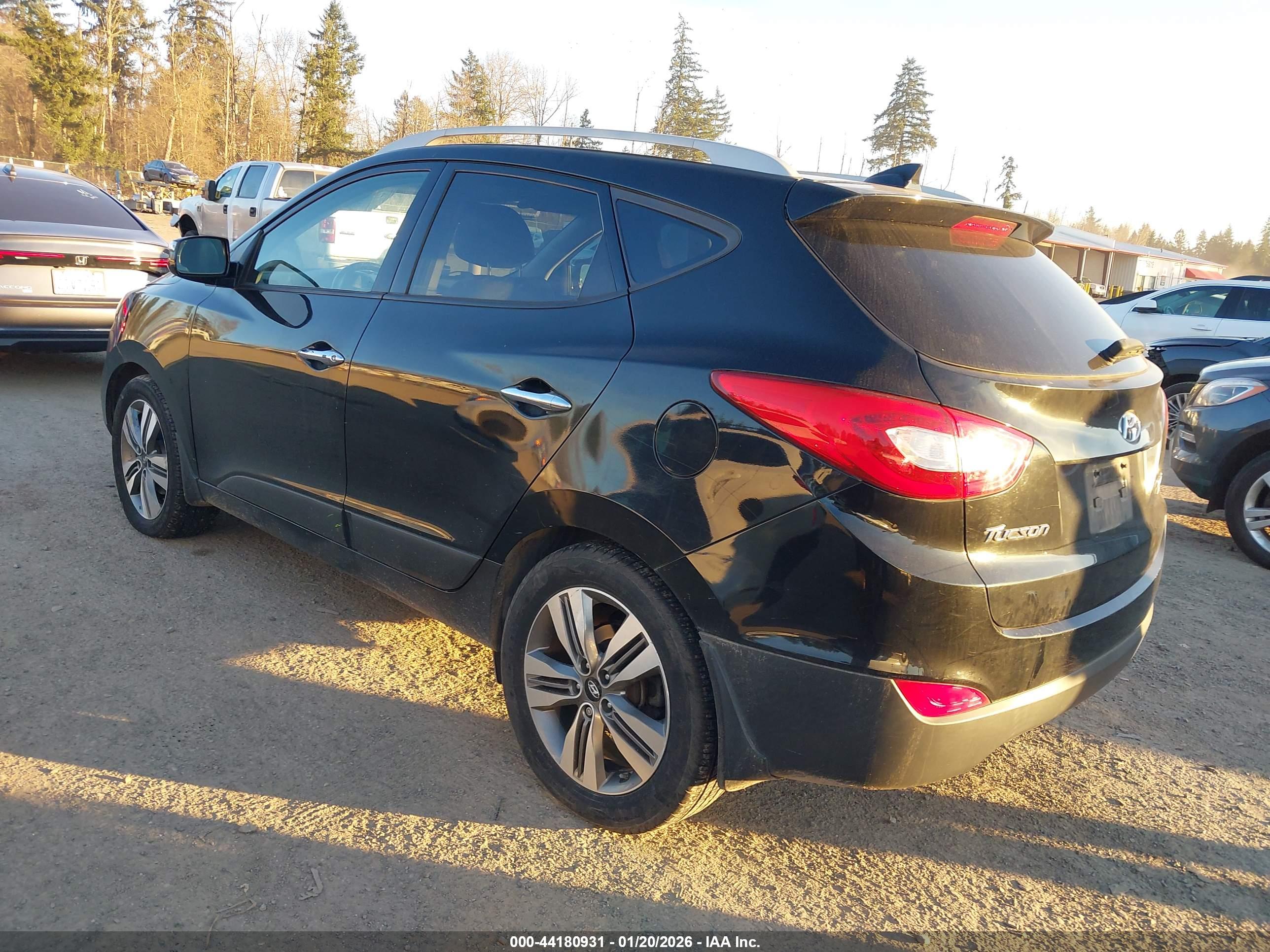 HYUNDAI TUCSON image 3