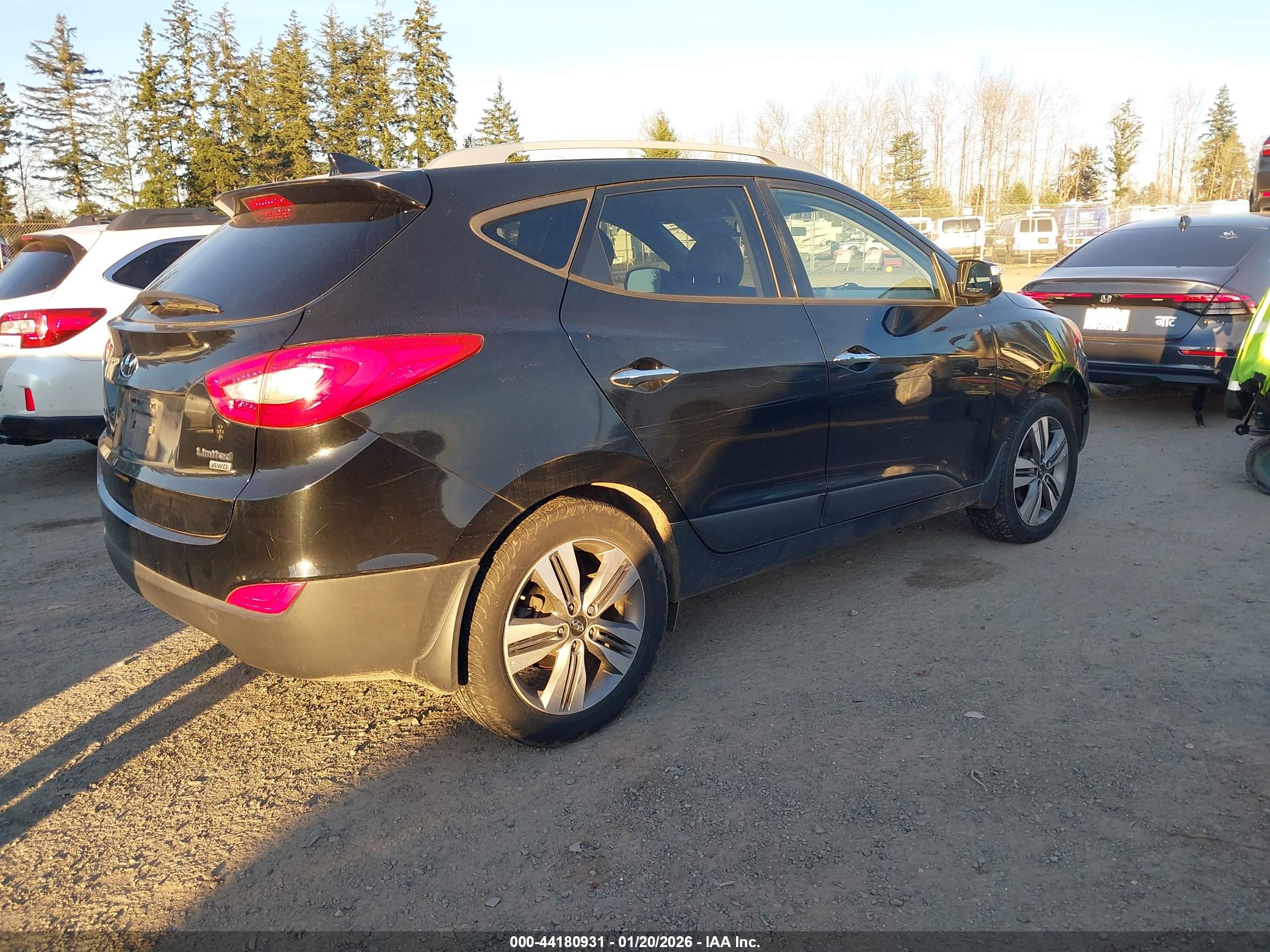 HYUNDAI TUCSON image 4