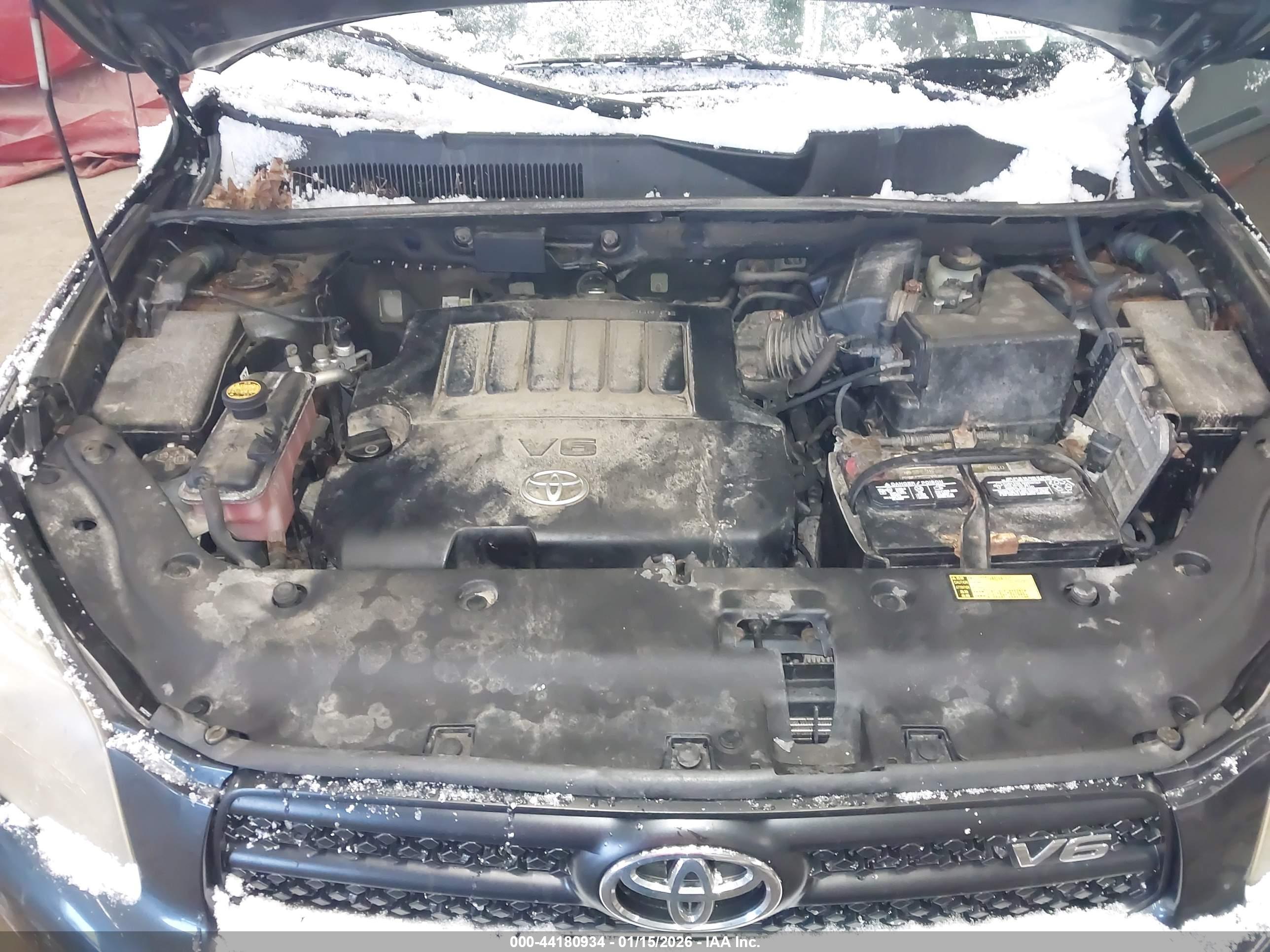 TOYOTA RAV4 image 10