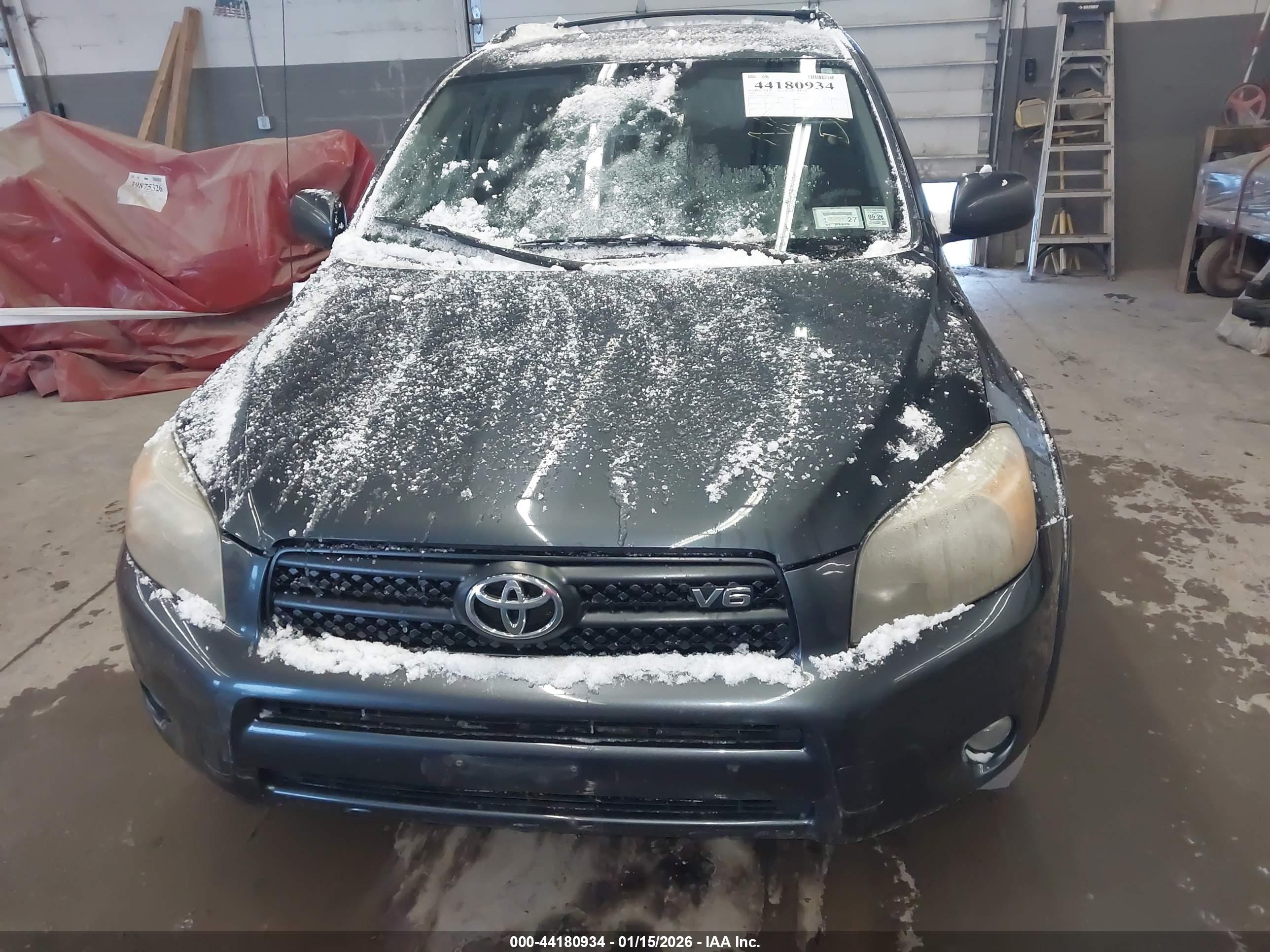 TOYOTA RAV4 image 6