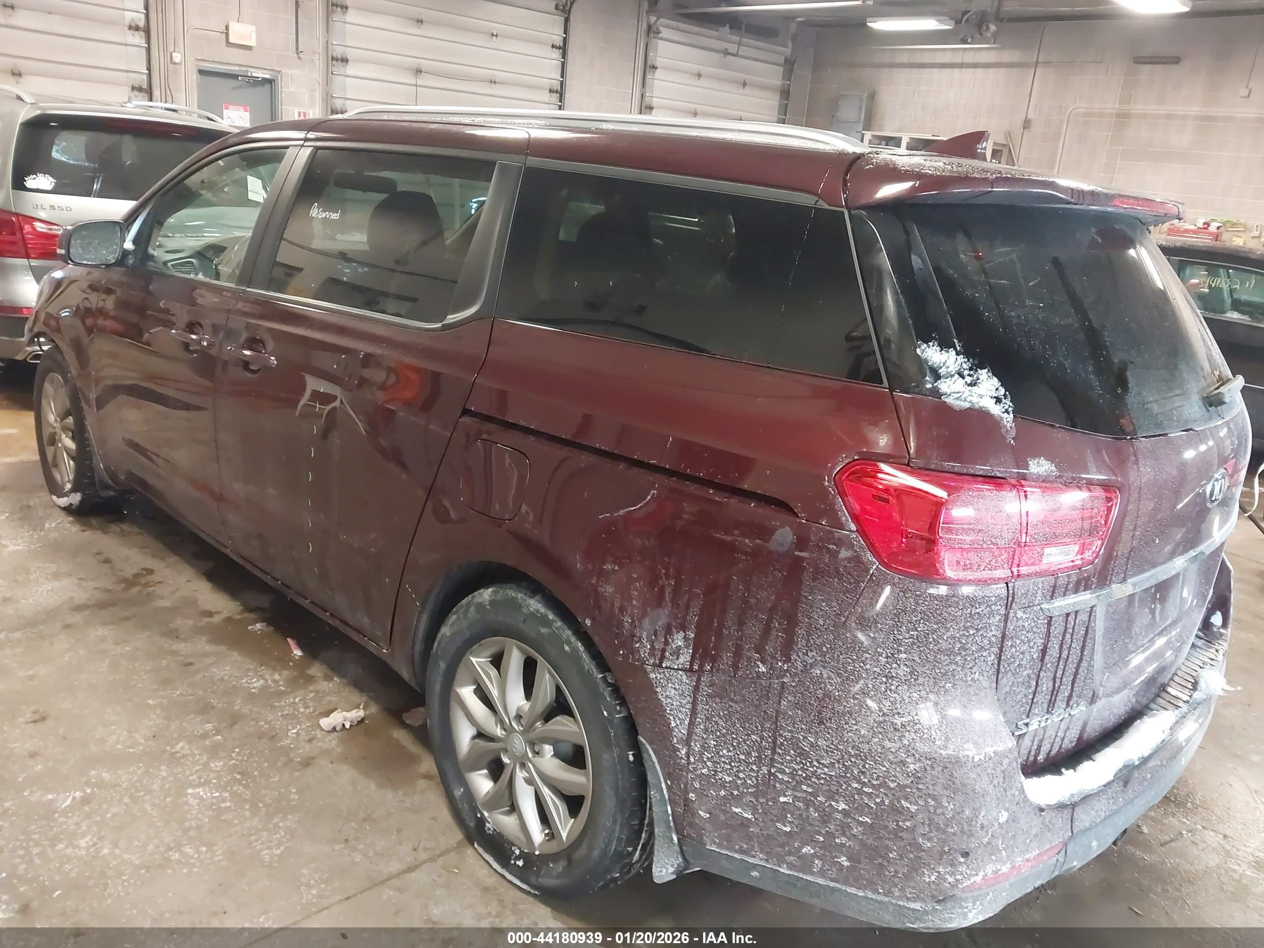 KIA SEDONA image 3