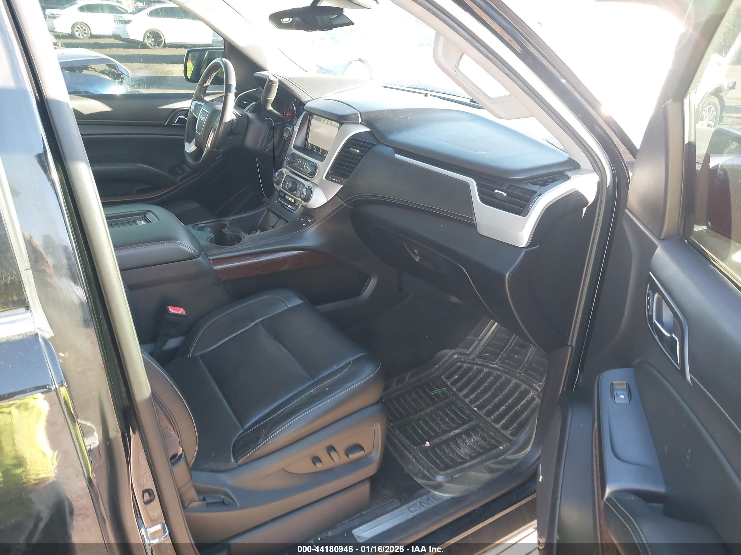 GMC YUKON image 5
