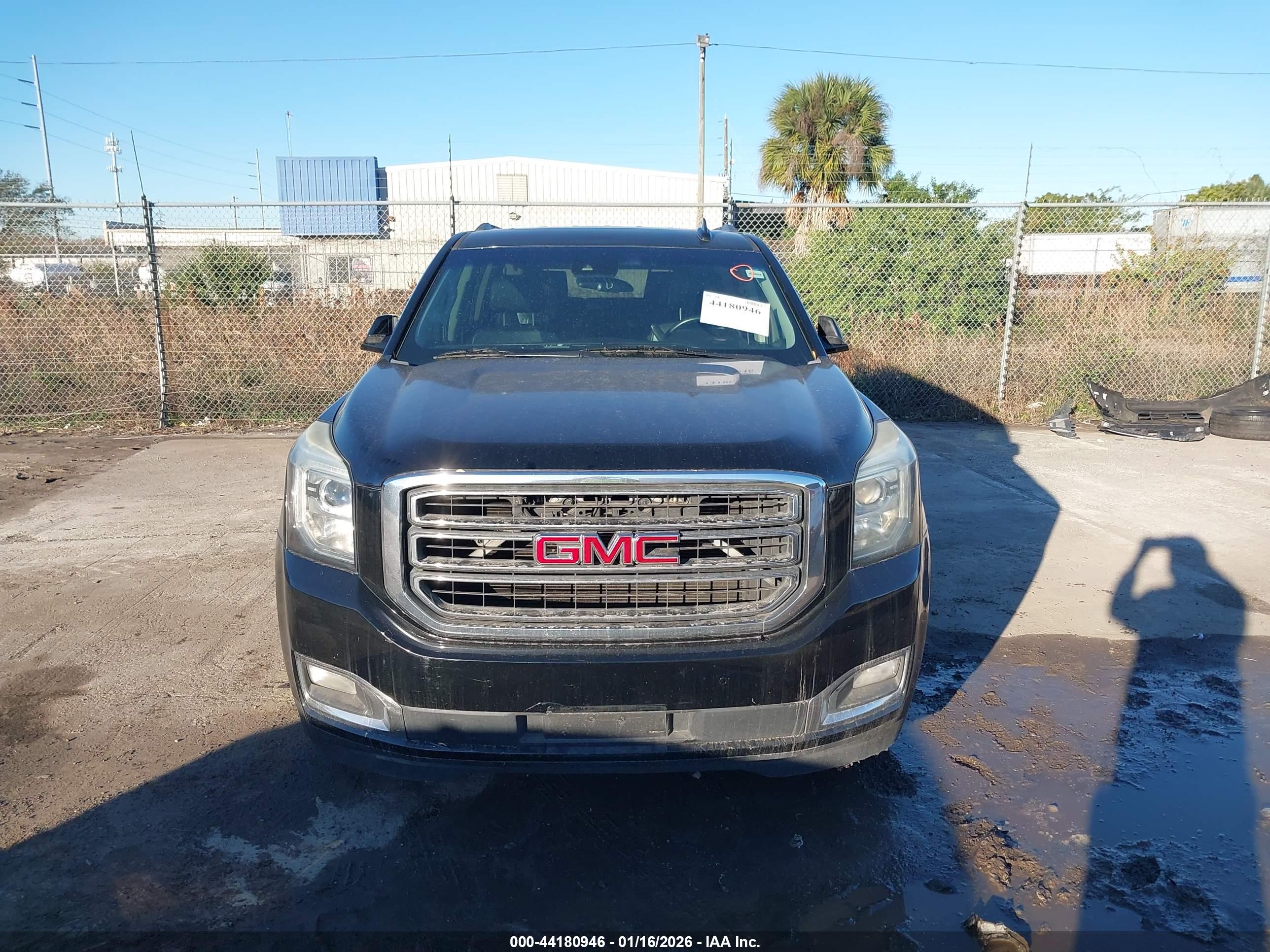 GMC YUKON image 6