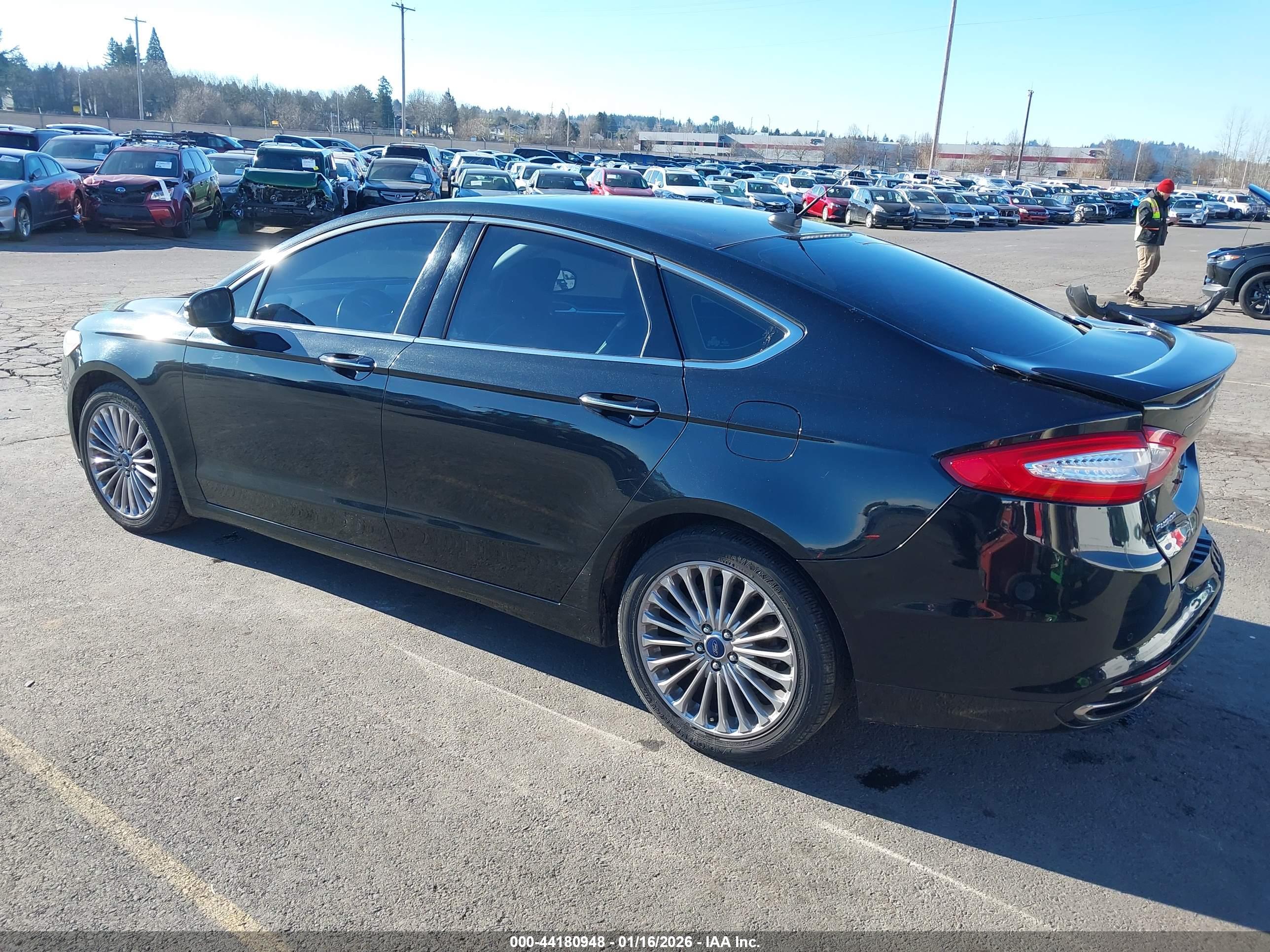 FORD FUSION image 3