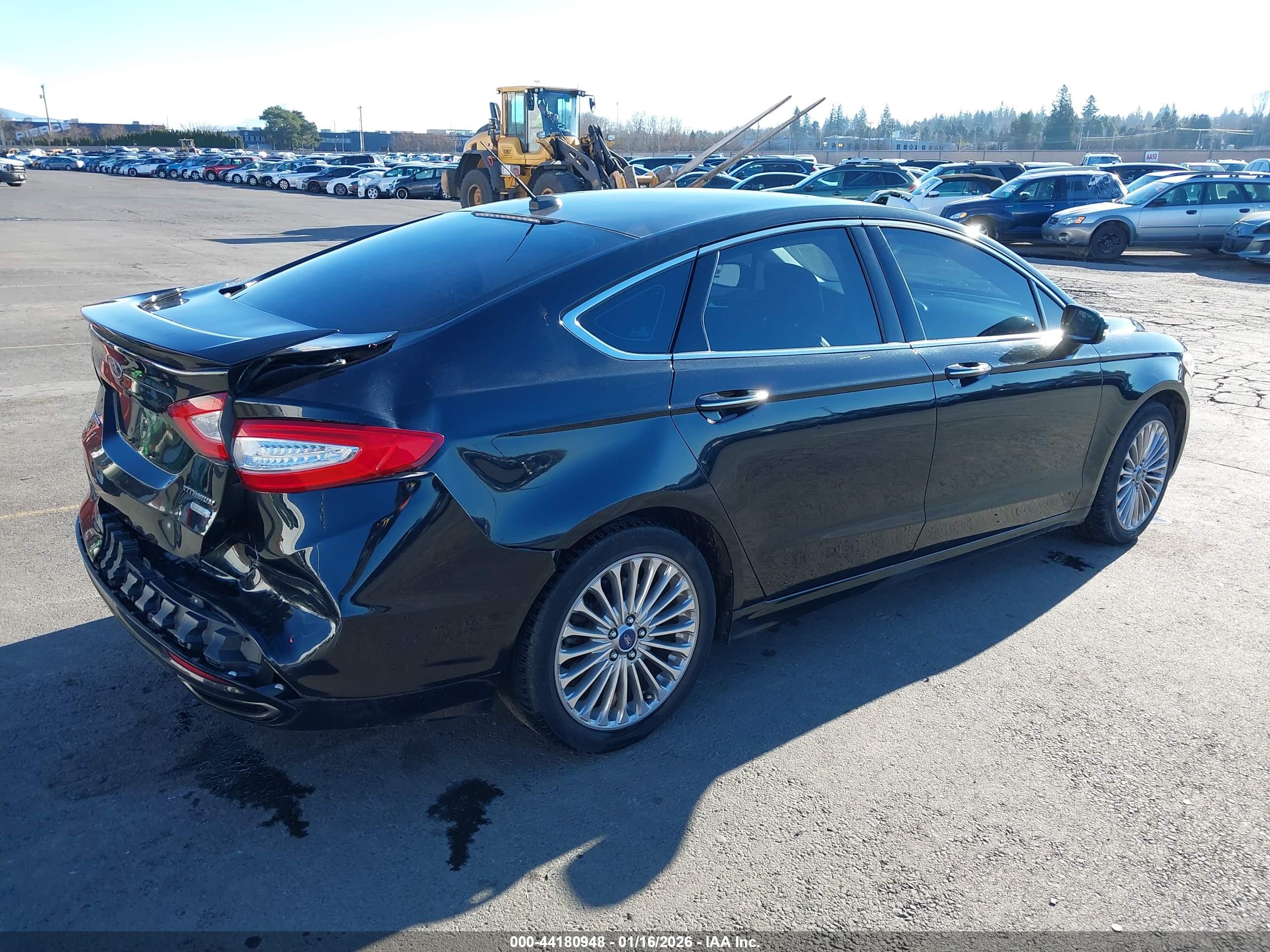 FORD FUSION image 4