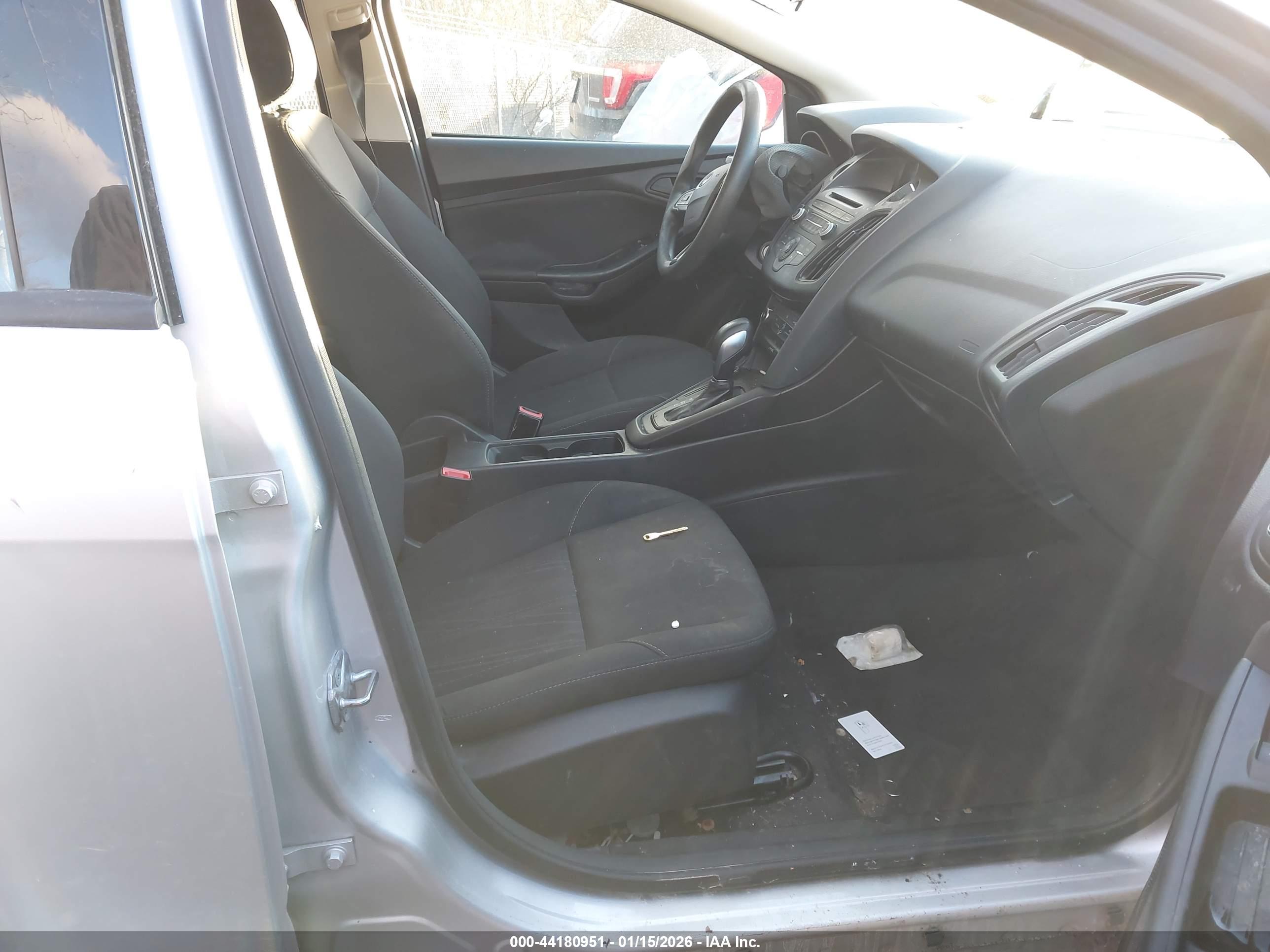 FORD FOCUS image 5