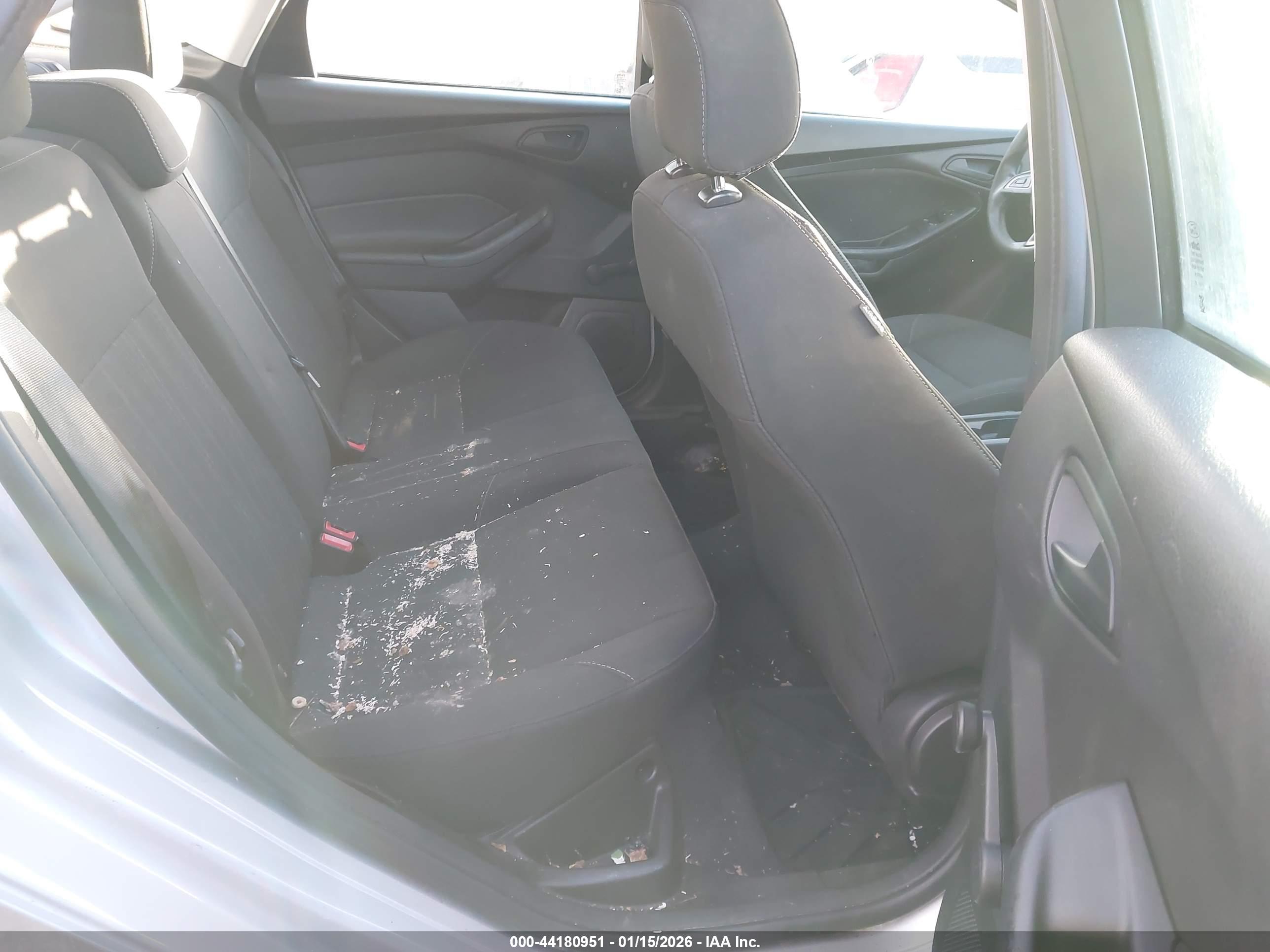 FORD FOCUS image 8