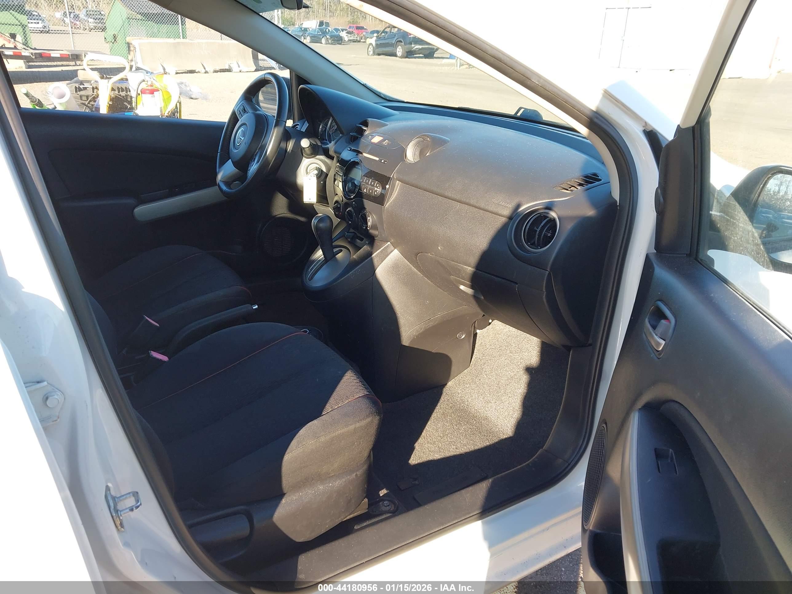 MAZDA MAZDA2 image 5