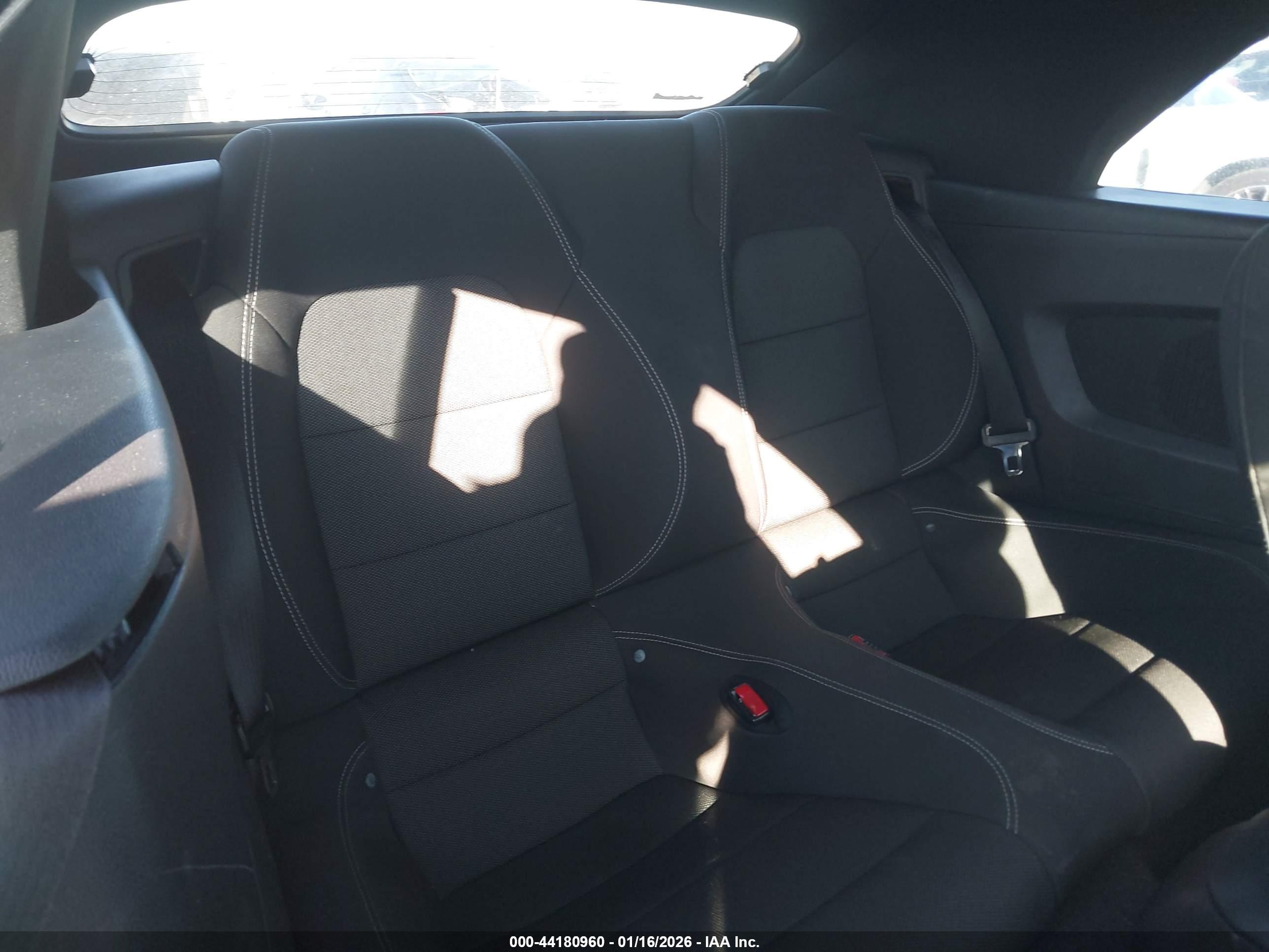 FORD MUSTANG image 8