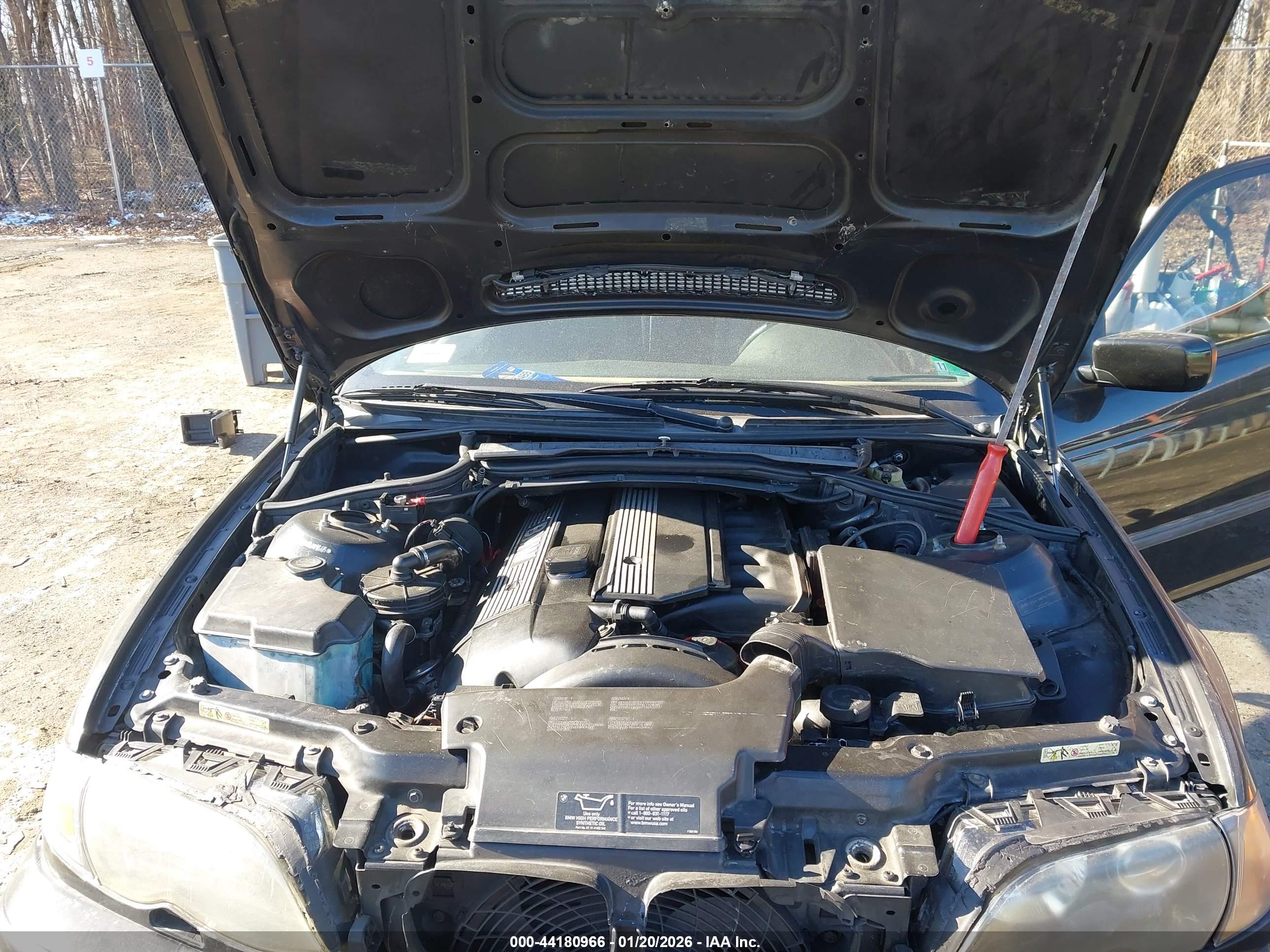 BMW 325I image 10