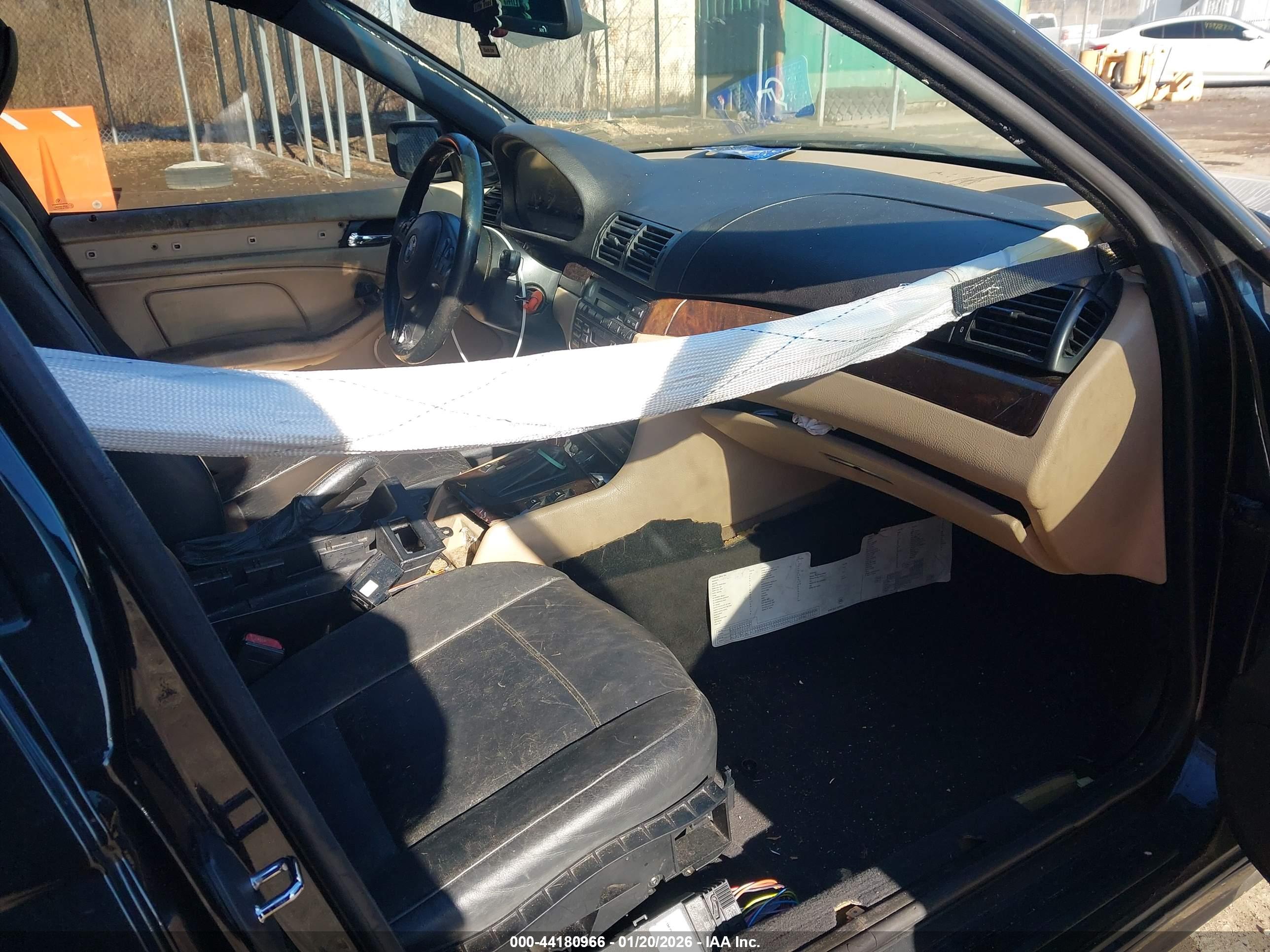 BMW 325I image 5