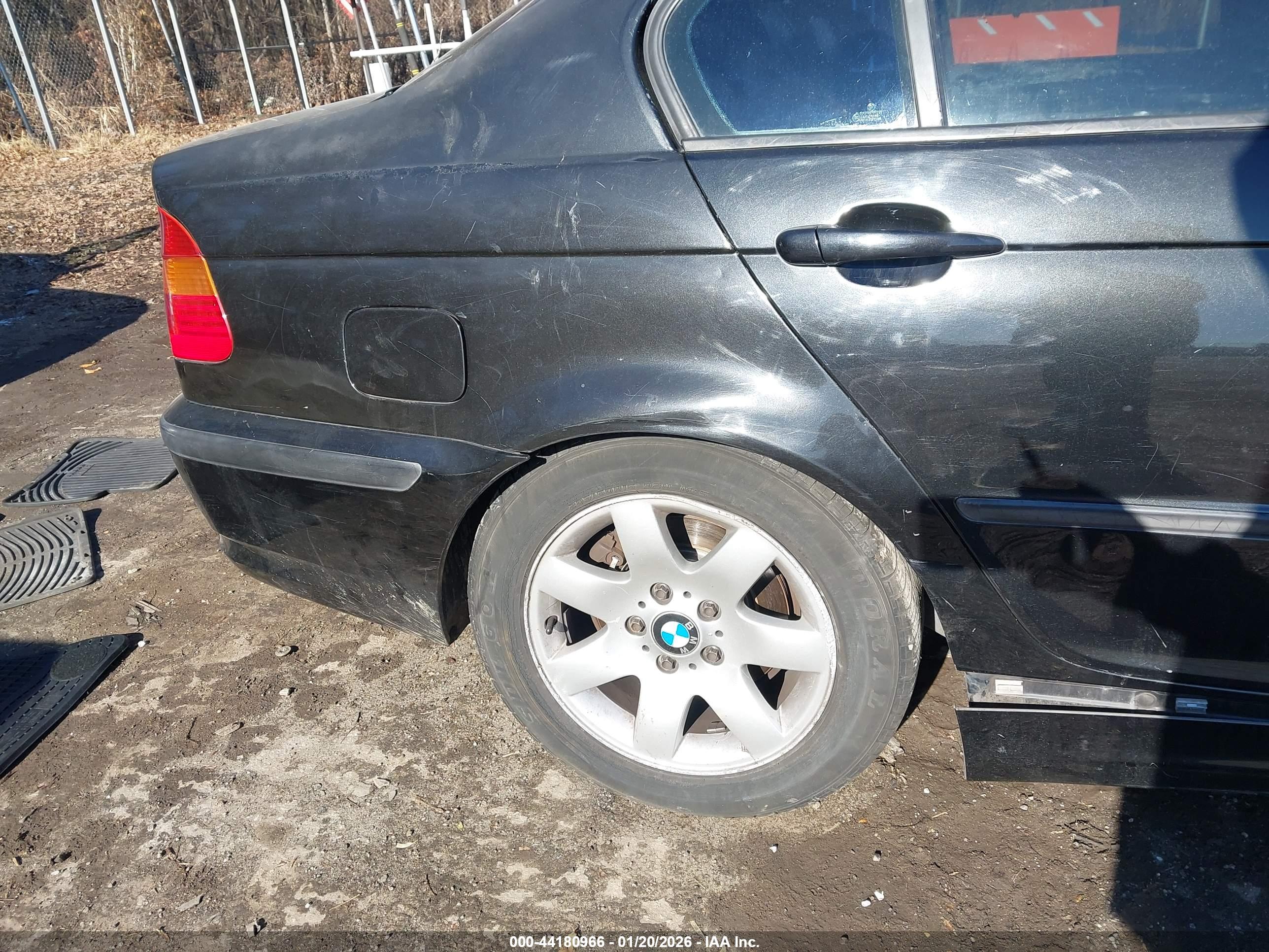 BMW 325I image 6