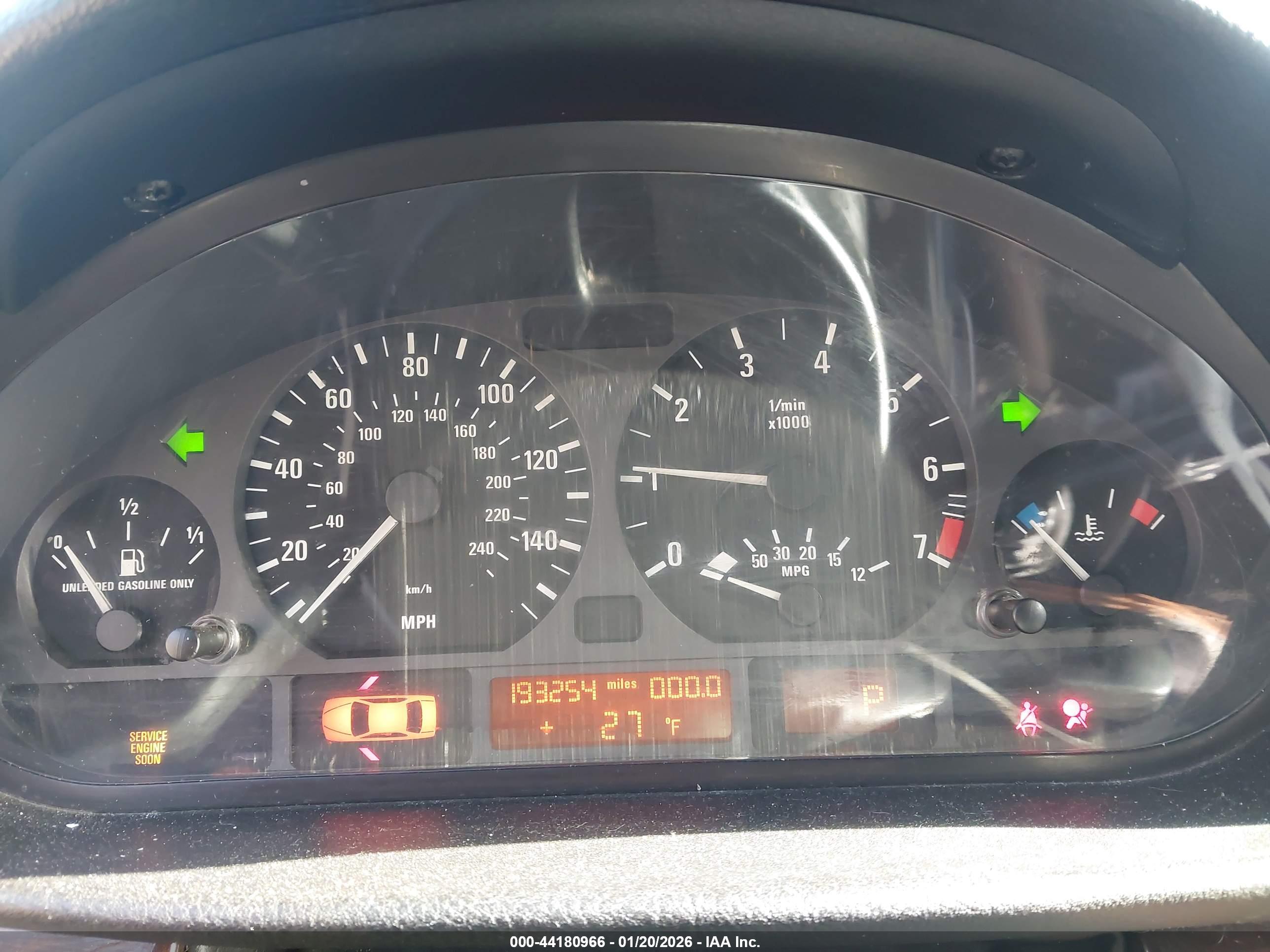 BMW 325I image 7