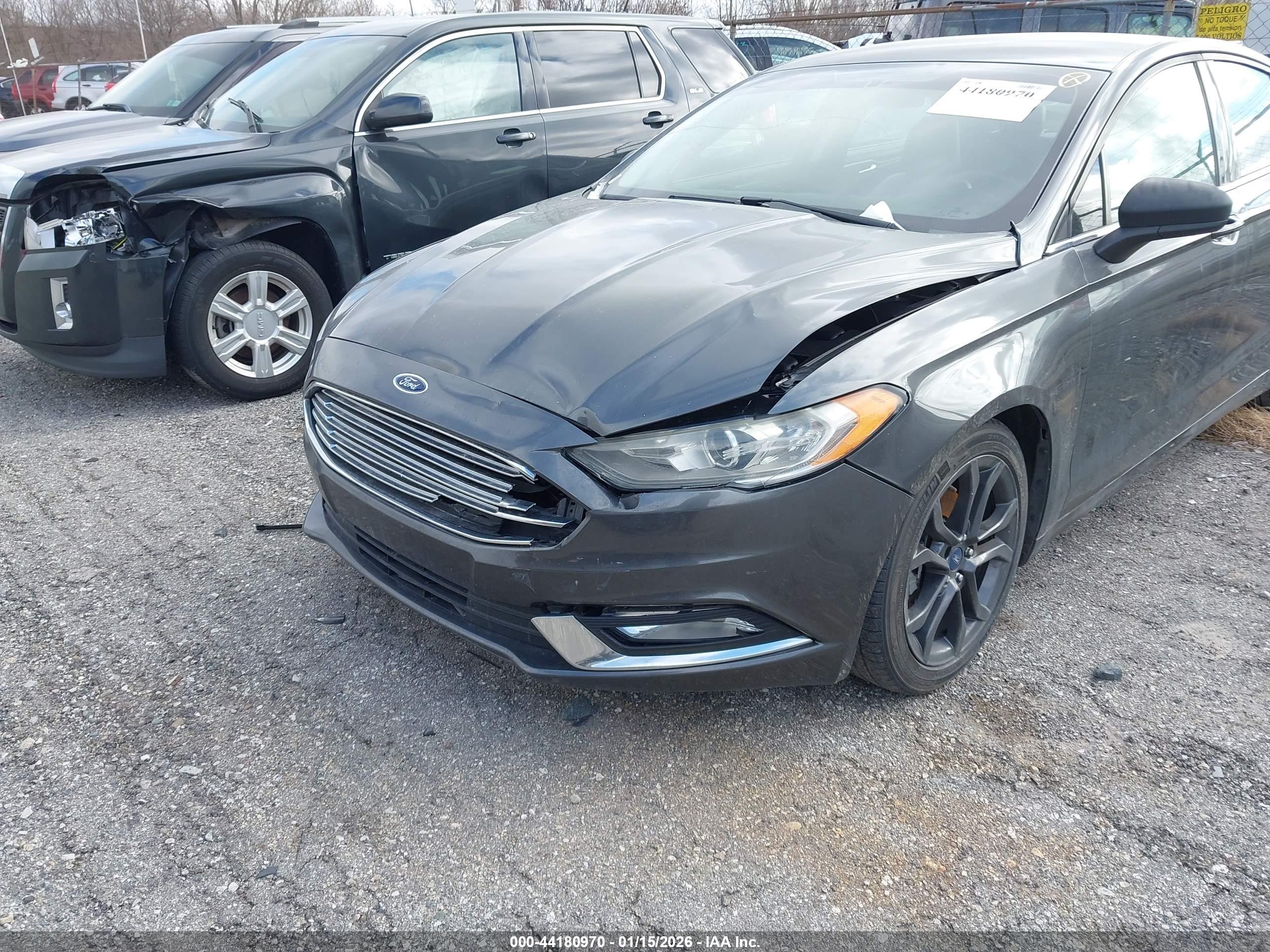 FORD FUSION image 6