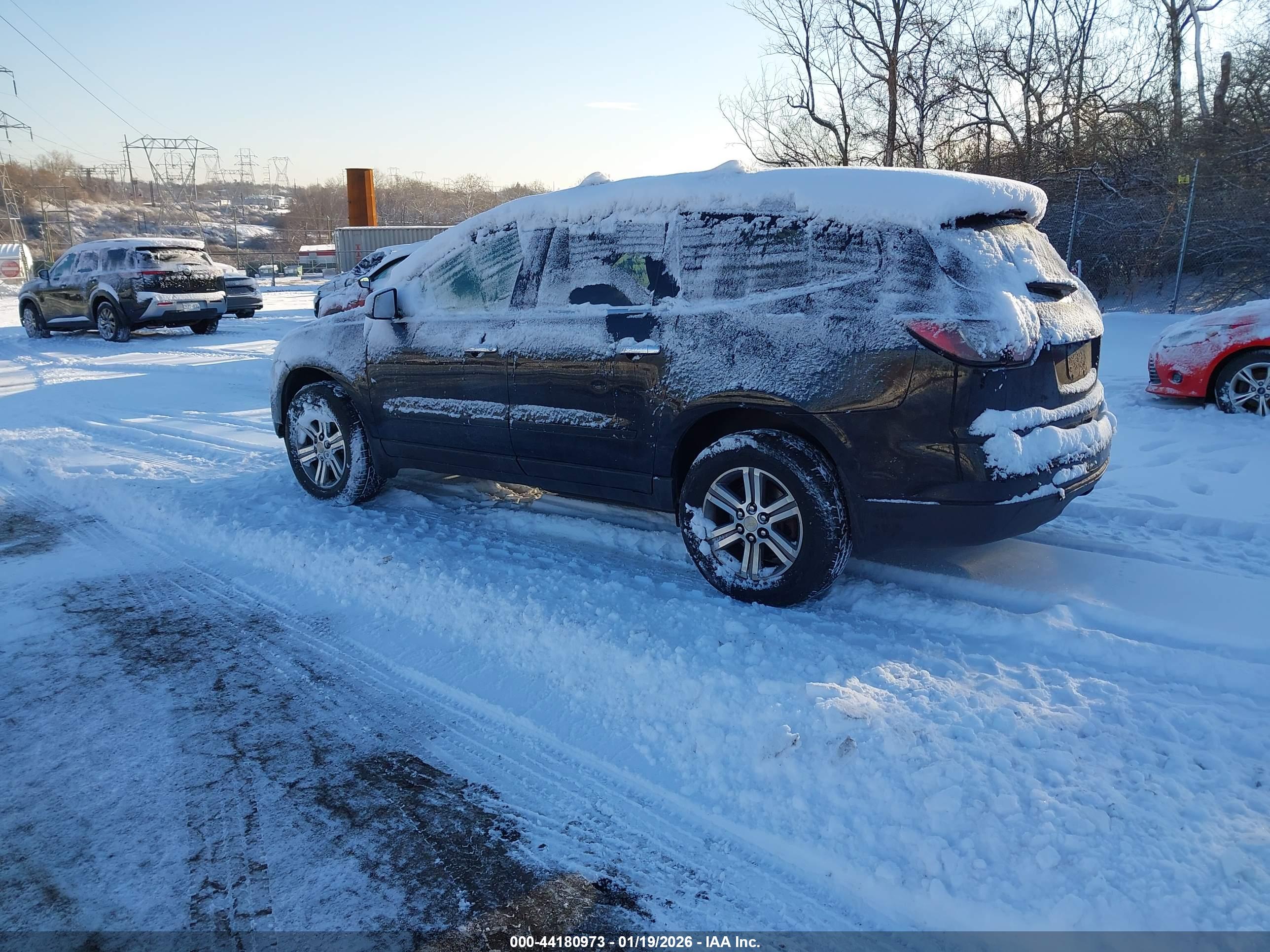 CHEVROLET TRAVERSE image 3