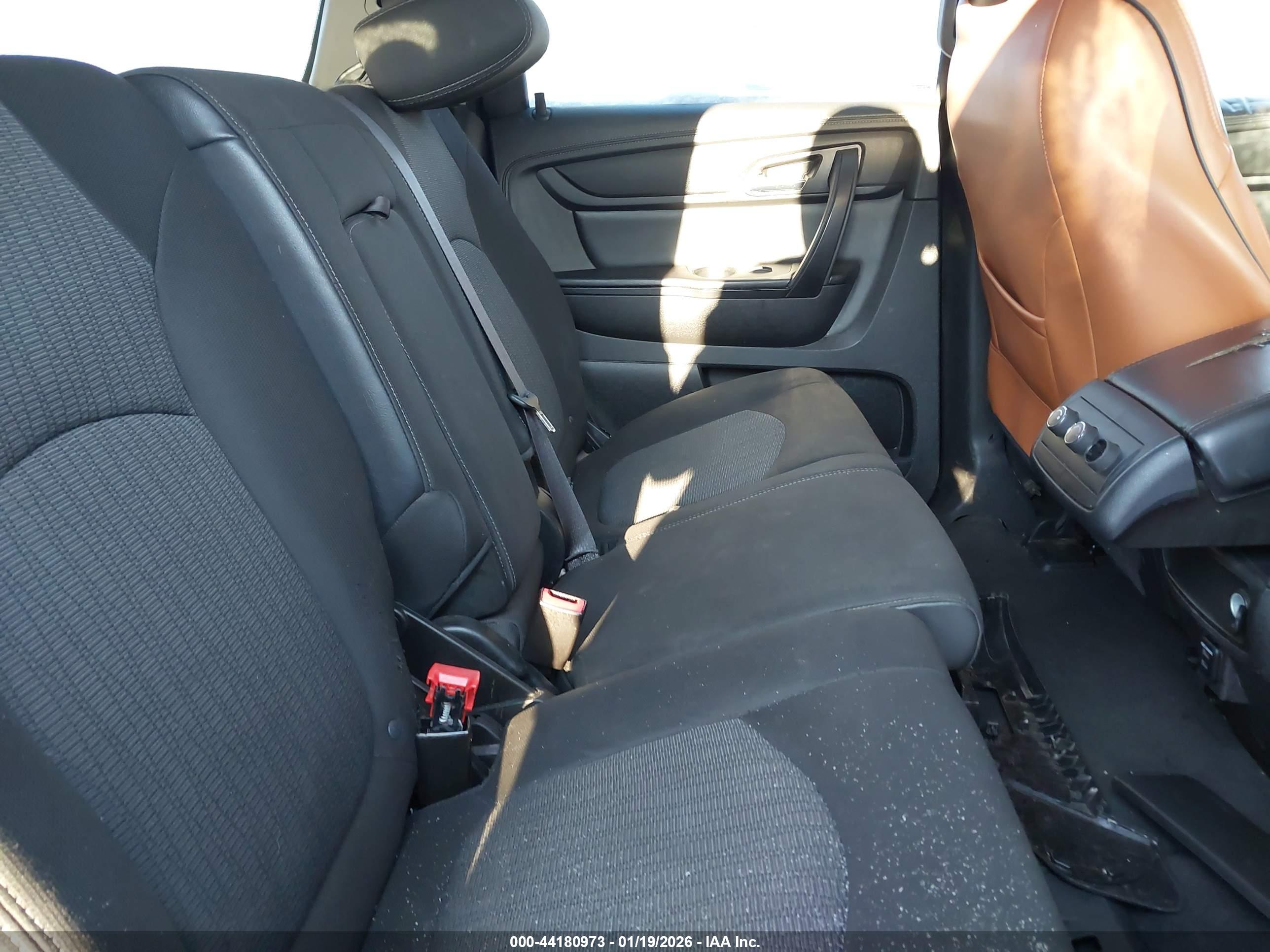 CHEVROLET TRAVERSE image 8