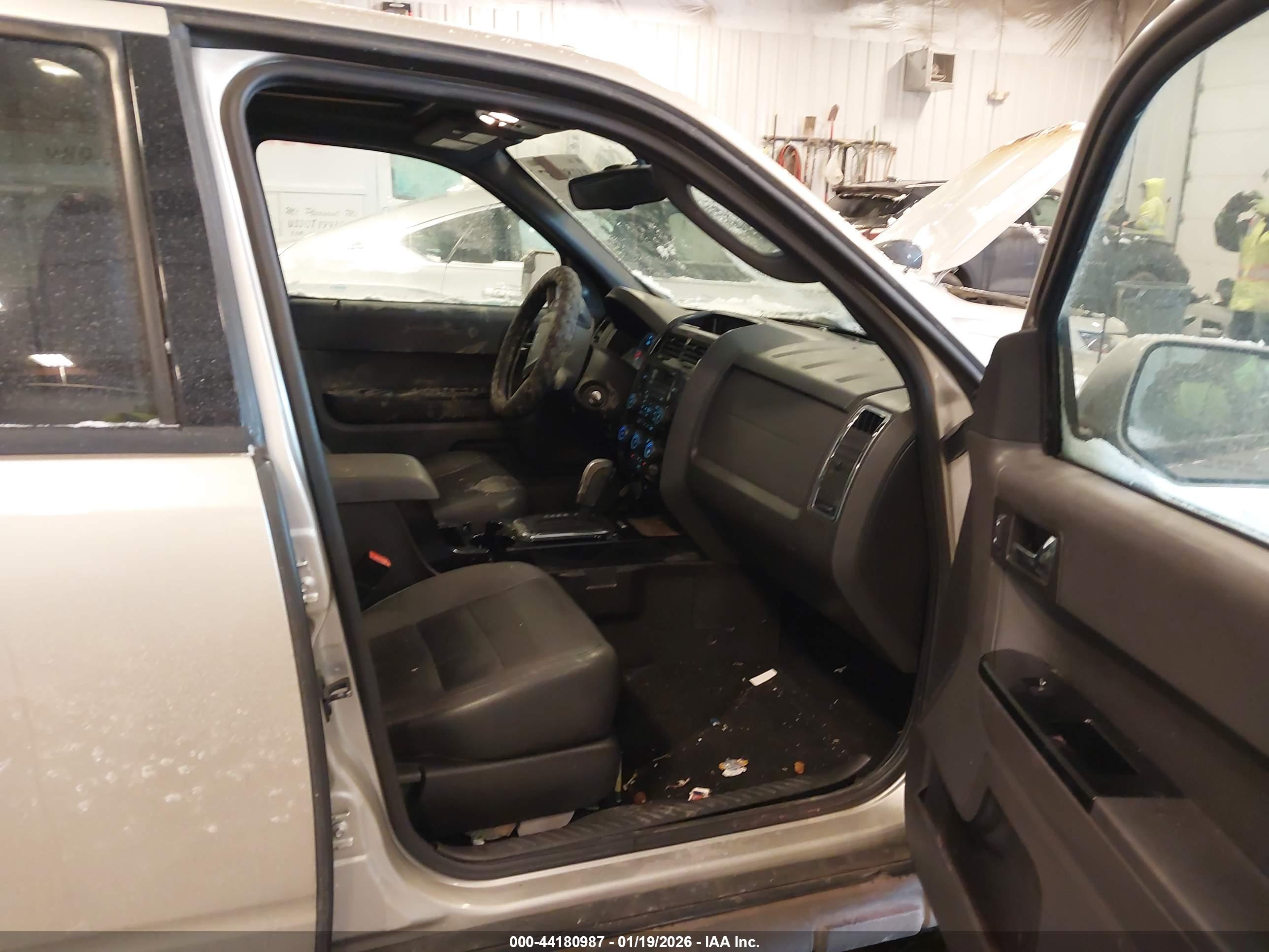 FORD ESCAPE image 5