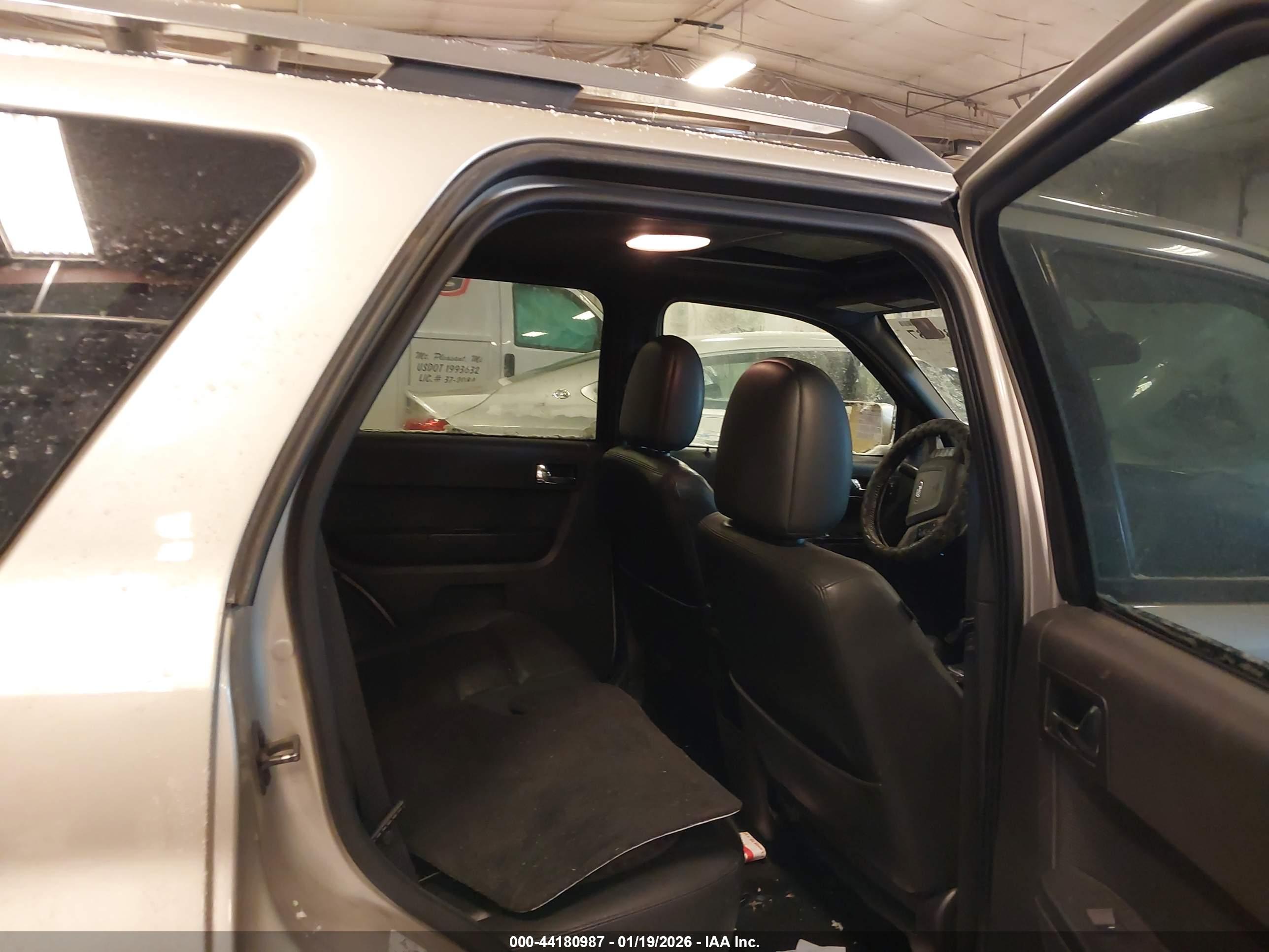 FORD ESCAPE image 8