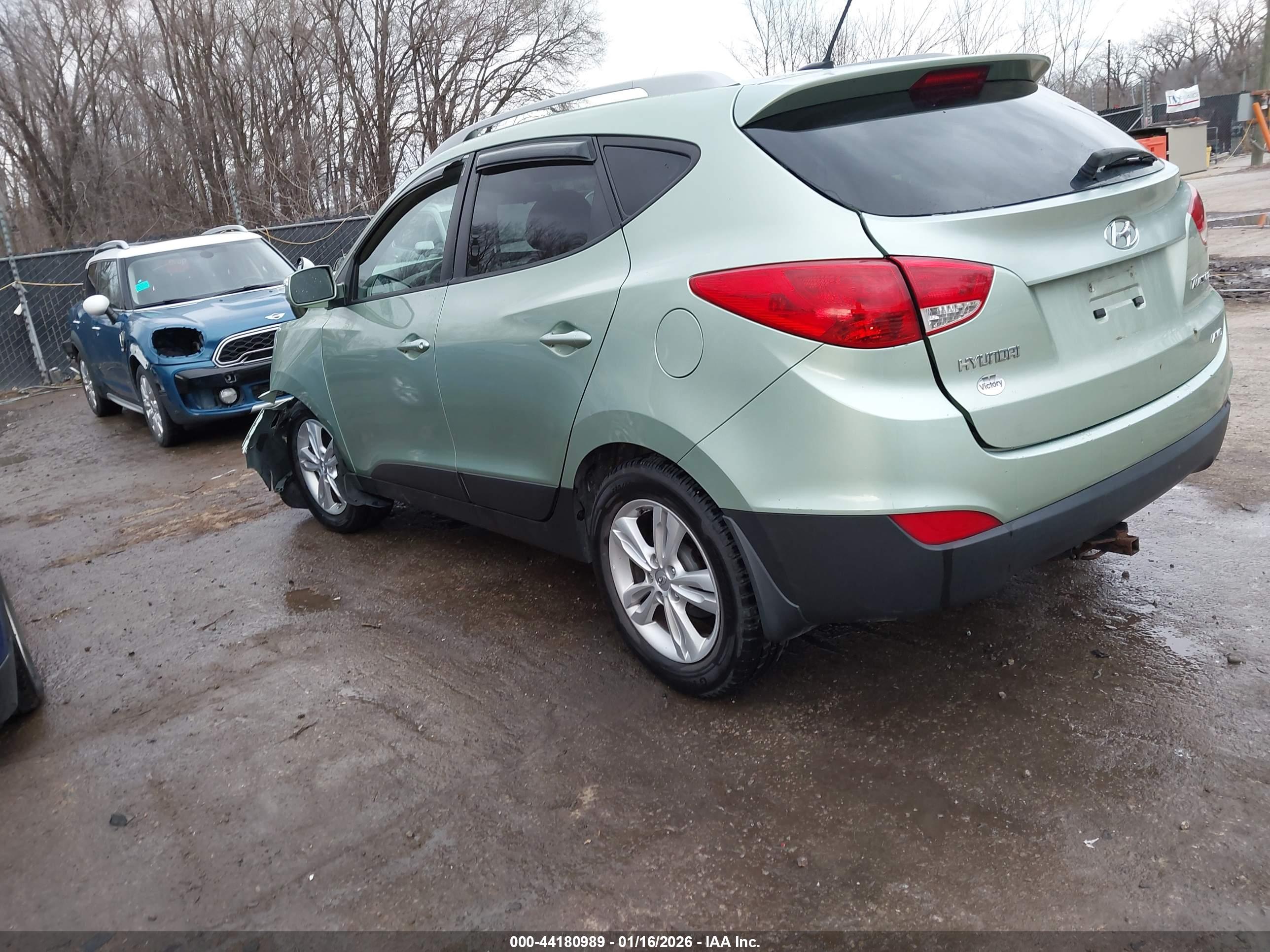 HYUNDAI TUCSON image 3