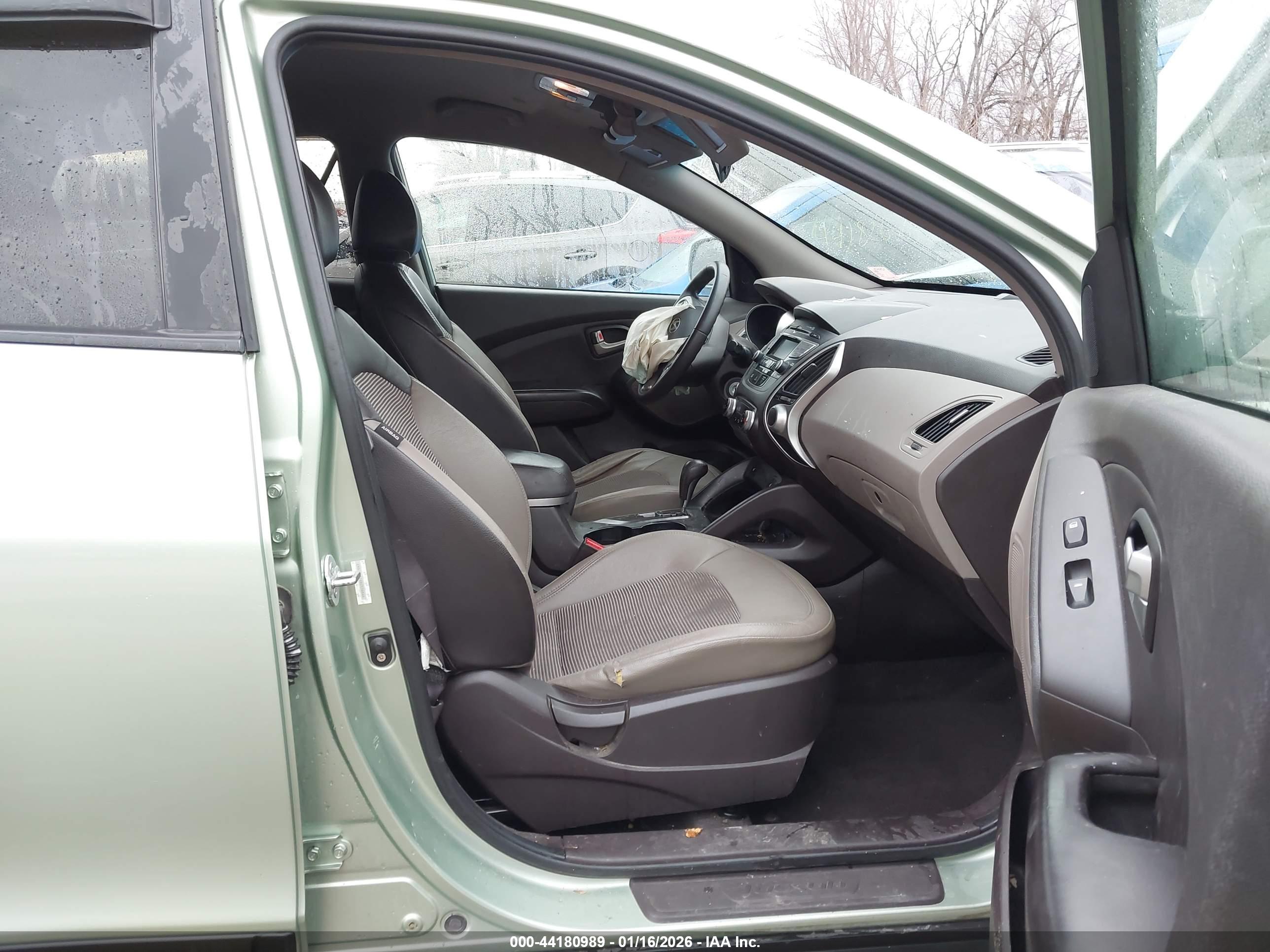 HYUNDAI TUCSON image 5