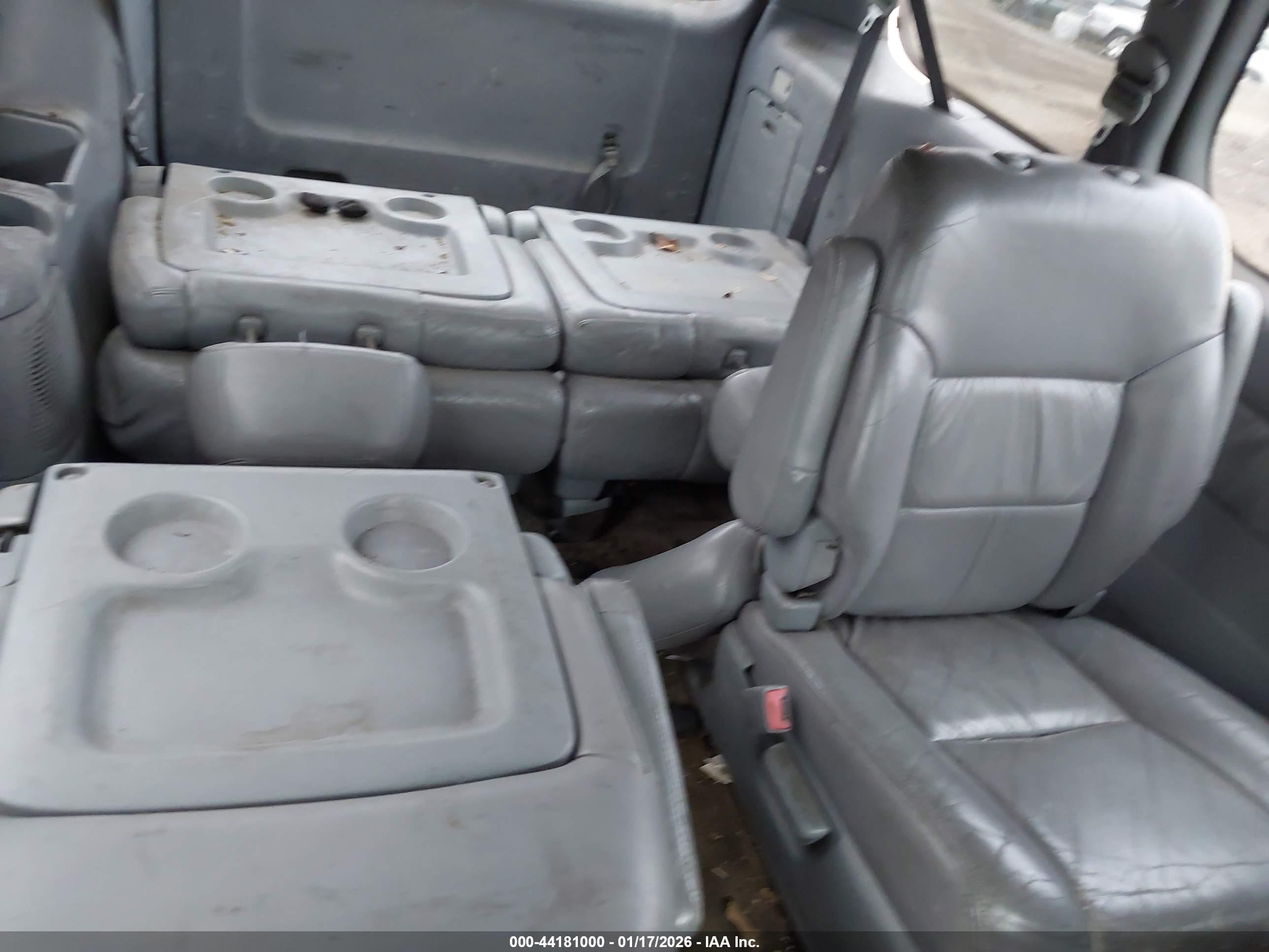 TOYOTA SIENNA image 8