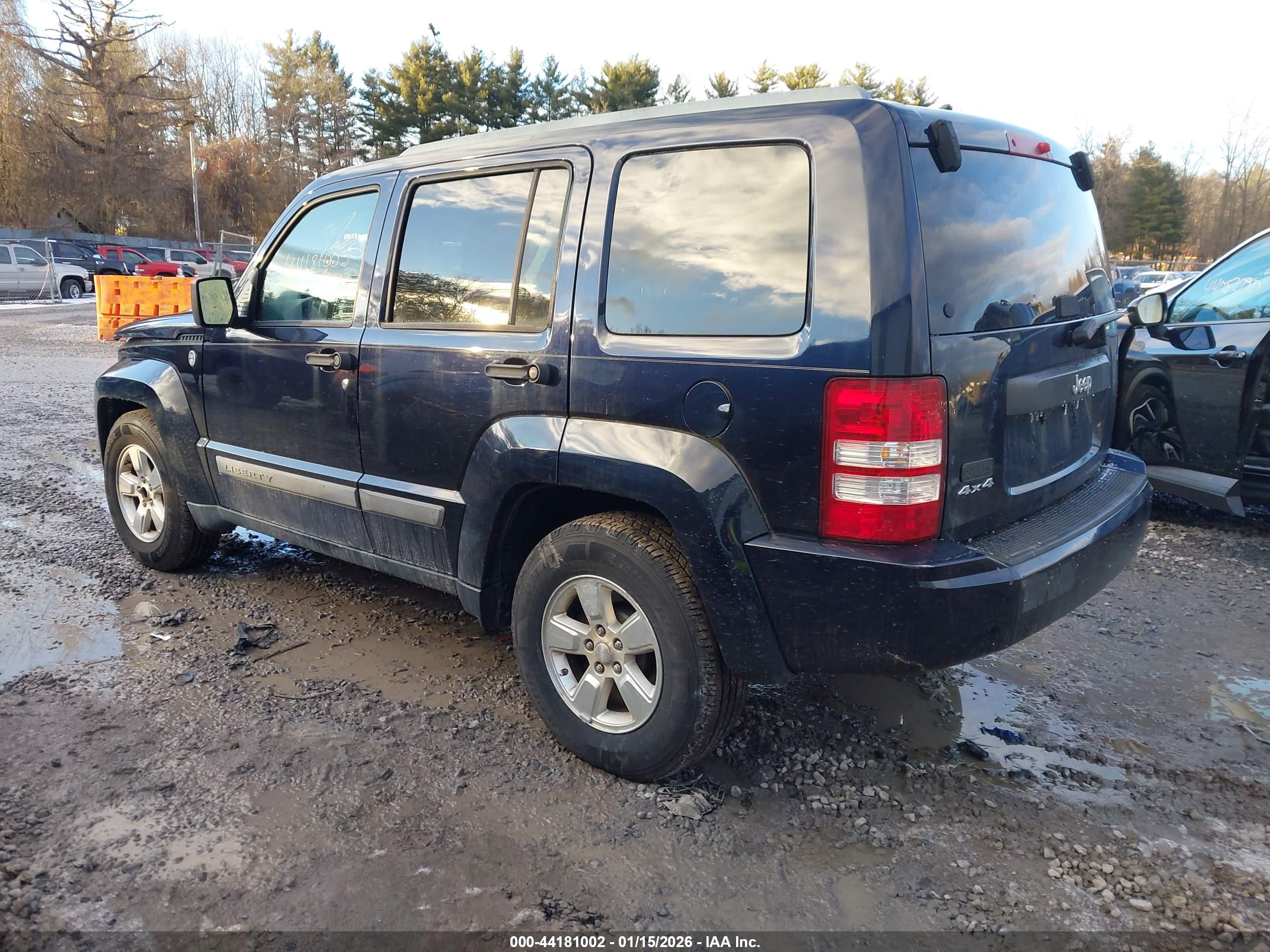 JEEP LIBERTY image 3