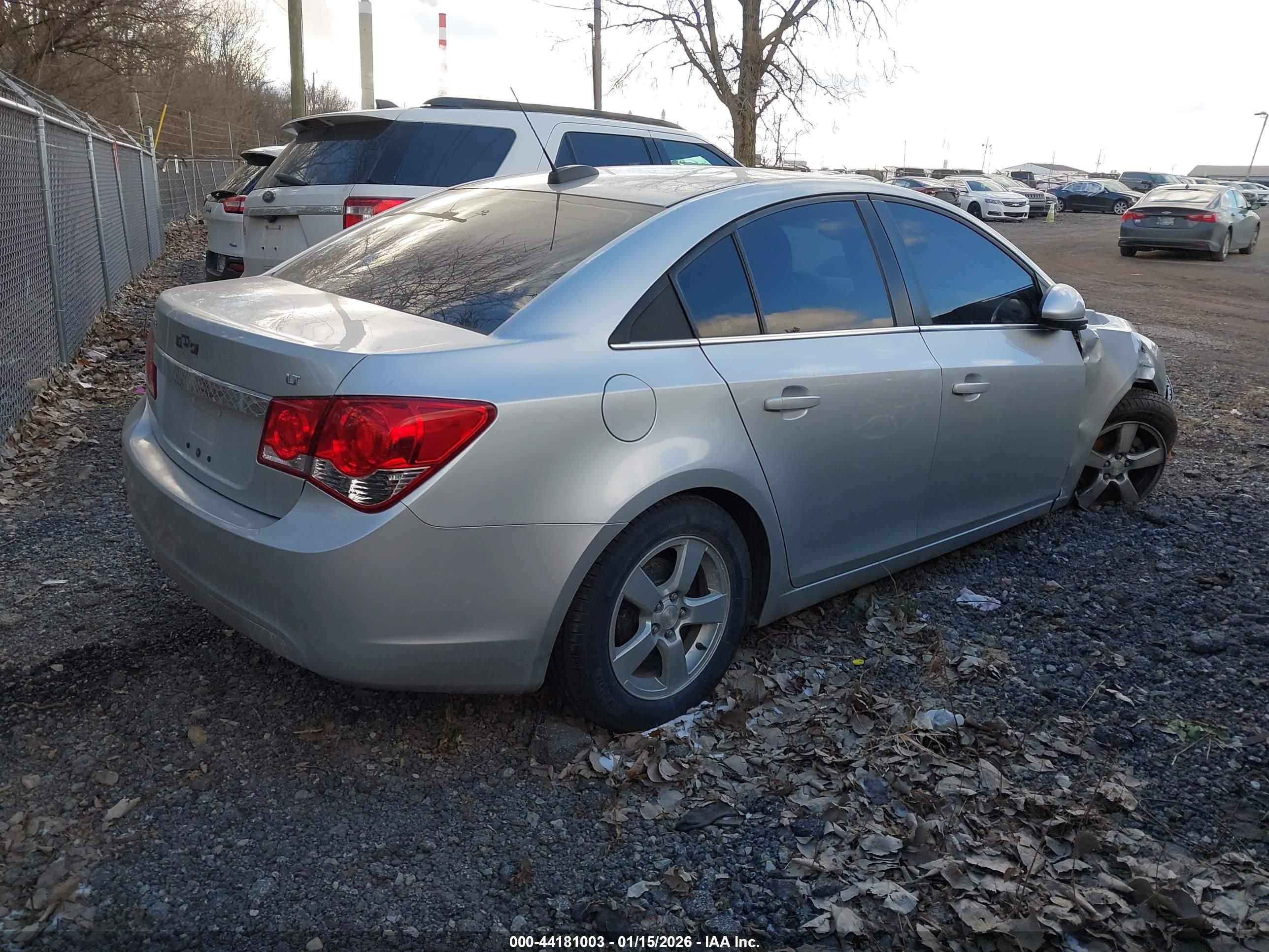 CHEVROLET CRUZE image 4