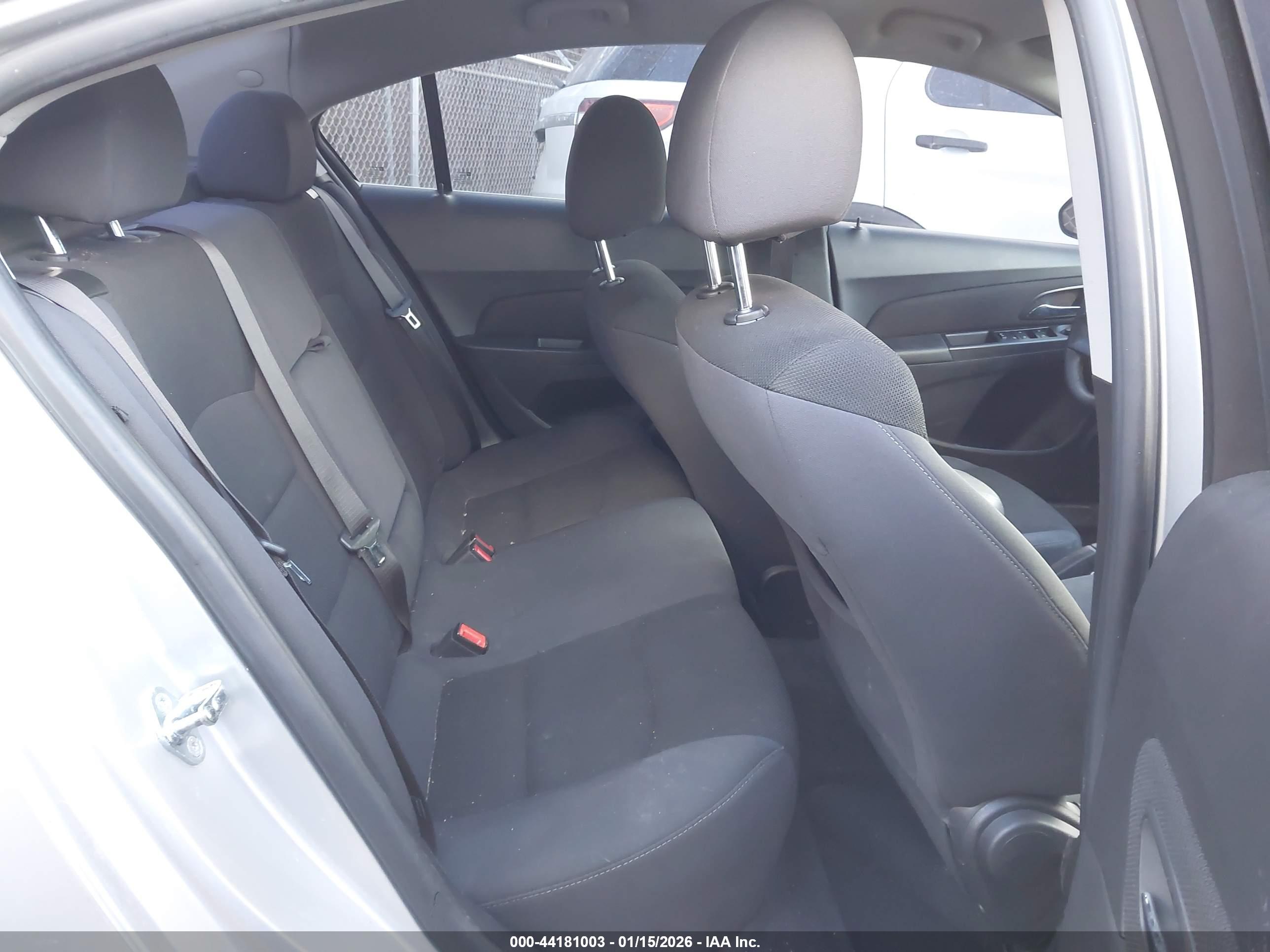 CHEVROLET CRUZE image 8